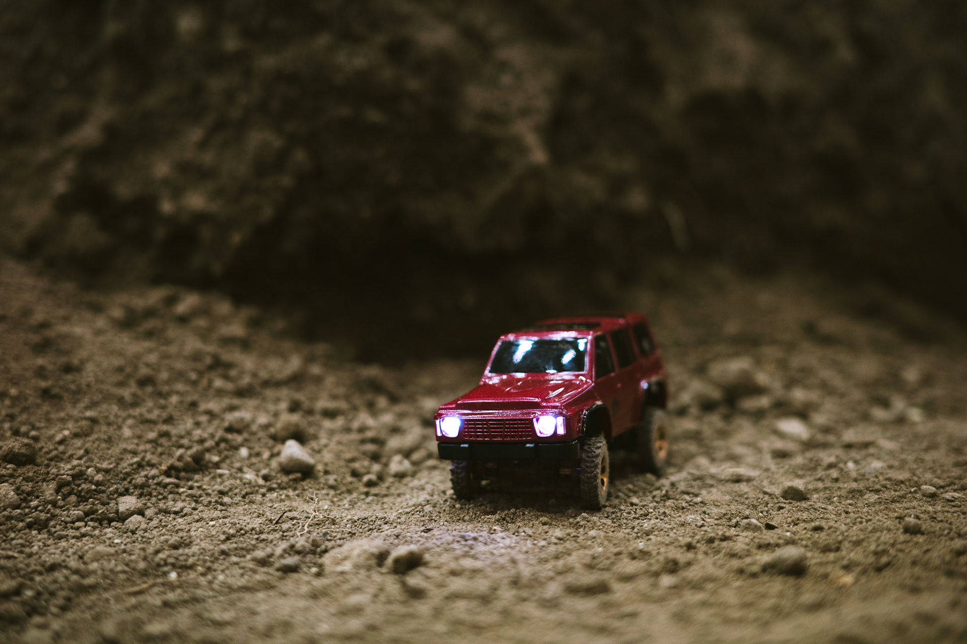 "tiny cralwer" / october 2024