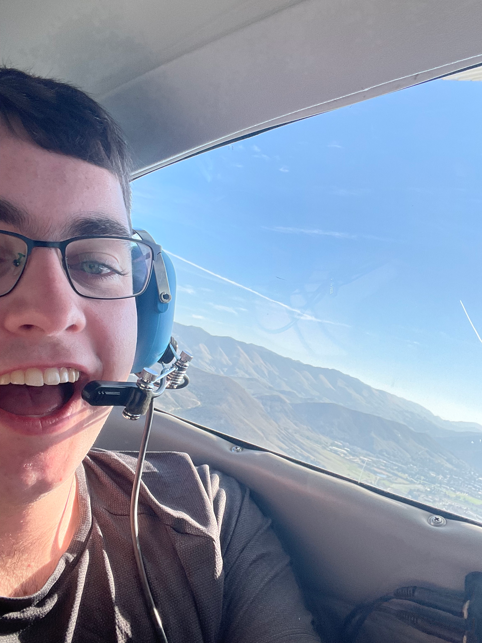 A ride I took in a Cessna 172 during our aviation club's airport day
