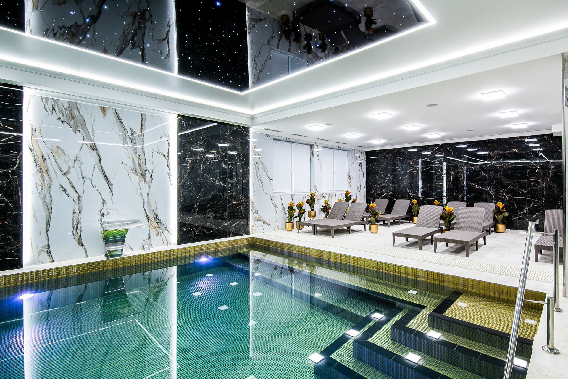 Basen hotelu Vis a Vis