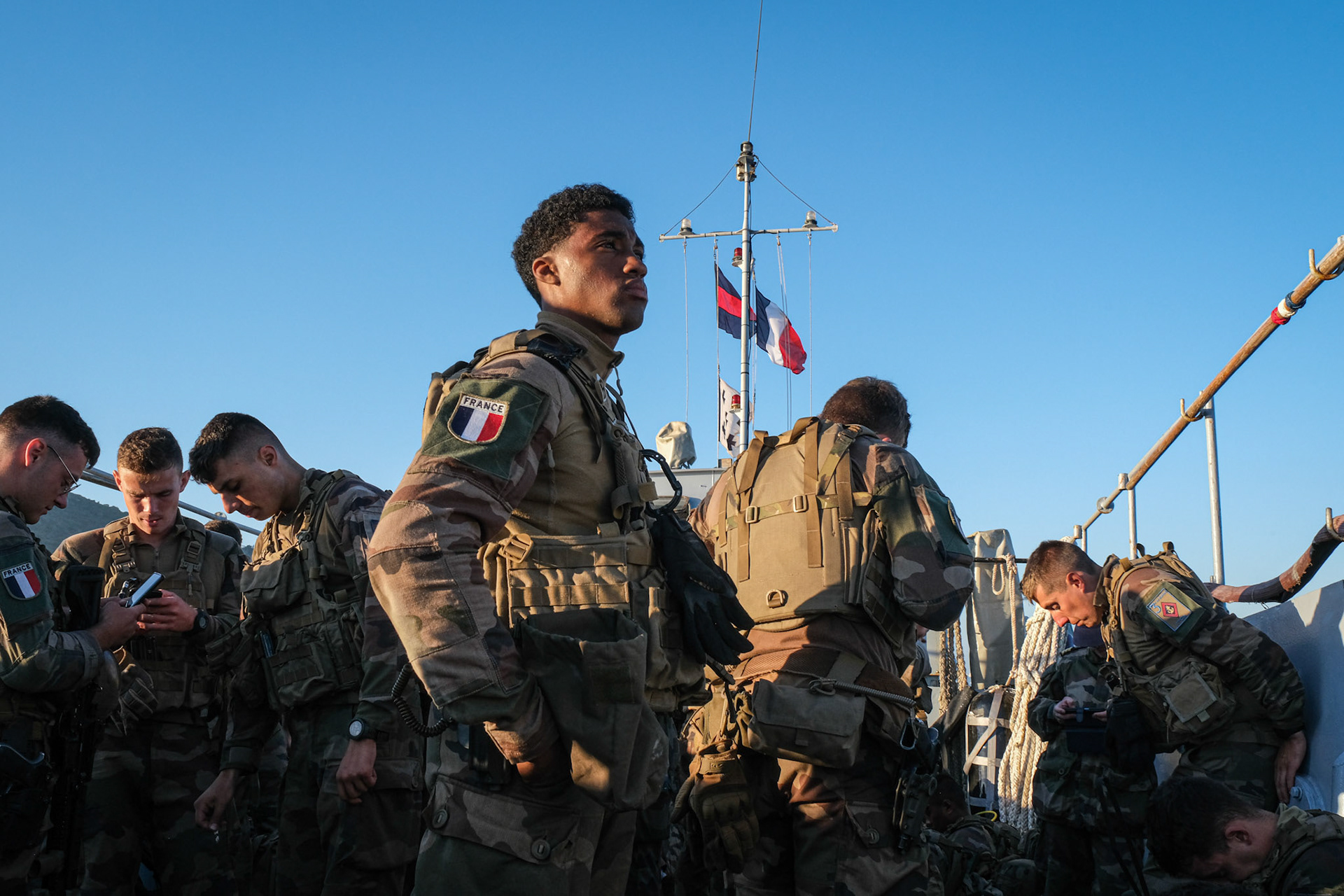 Lisboa, Portugal, 2022-07-06. French military during the Jeanne d’Arc mission, which is a five monthe combined French Navy and Army training and operational voyage to train officers of naval school. Photograph by Fred MARIE / Defense Zone.Lisbonne, Portugal, 2022-07-06. Des militaires francais dans le cadre de la mission jeanne d arc, un periple de cinq mois de la marine nationale et de l armee de terre pour former les futurs officiers de l ecole navale. Photographie de Fred MARIE / Defense Zone.