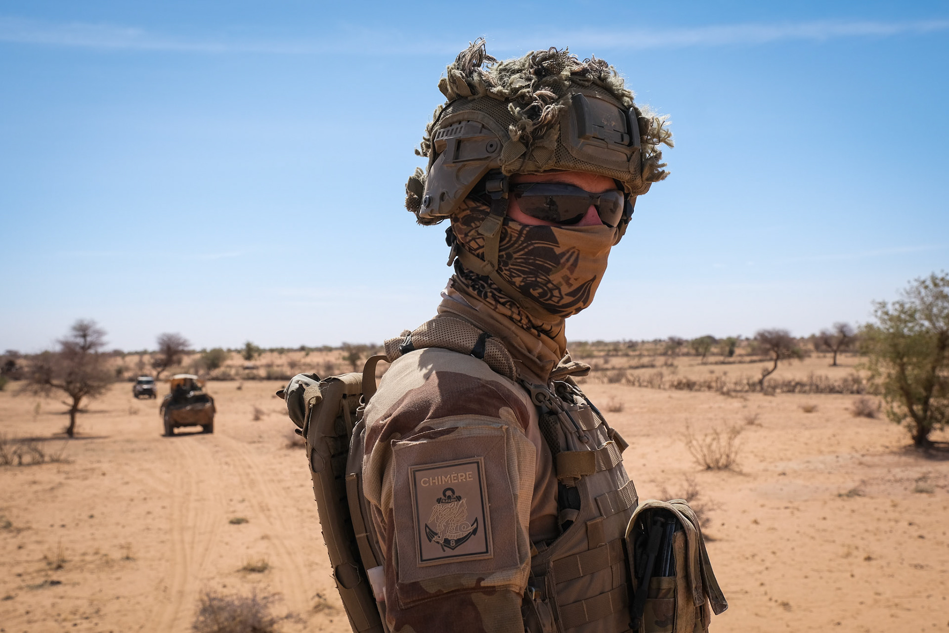 Burkina Faso, april 2021. French army soldiers patrol in vehicule into Sahel desert during barkhane operation.Burkina Faso, avril 2021. Des soldats francais patrouillent en vehicules blindes dans le desert du sahel dans le cadre de l operation barkhane.