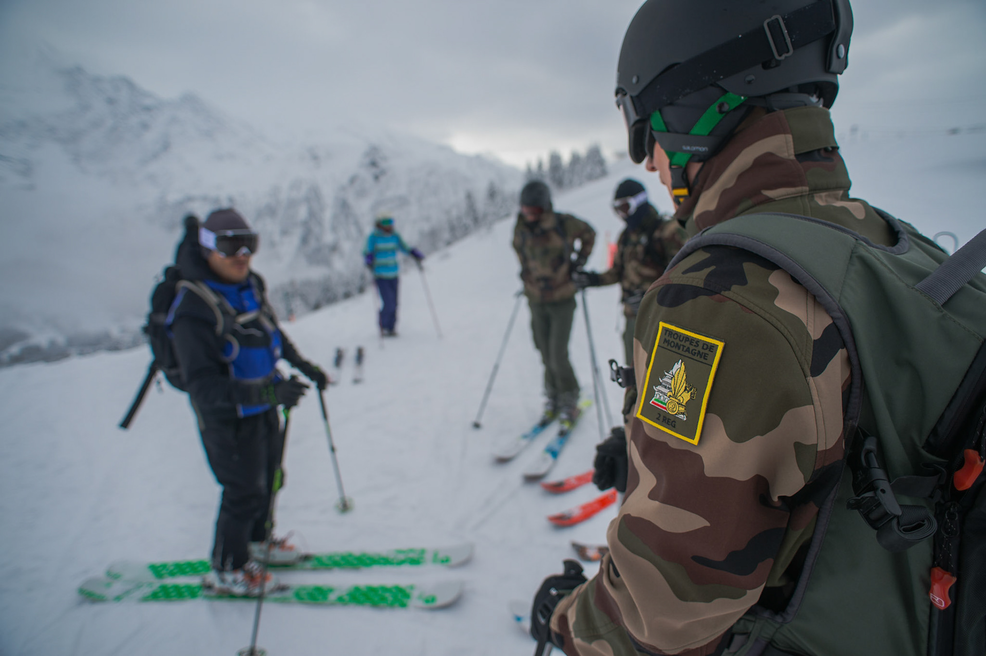 CHAMONIX, FRANCE - FEBRUARY 02: soldiers skiing in the mountains with the high mountain military school training the future alpine hunters, Auvergne-Rhône-Alpes, Chamonix, France on february 02, 2015 in Chamonix, france. (Photo by Fred Marie/Art In All Of Us/Corbis via Getty Images)