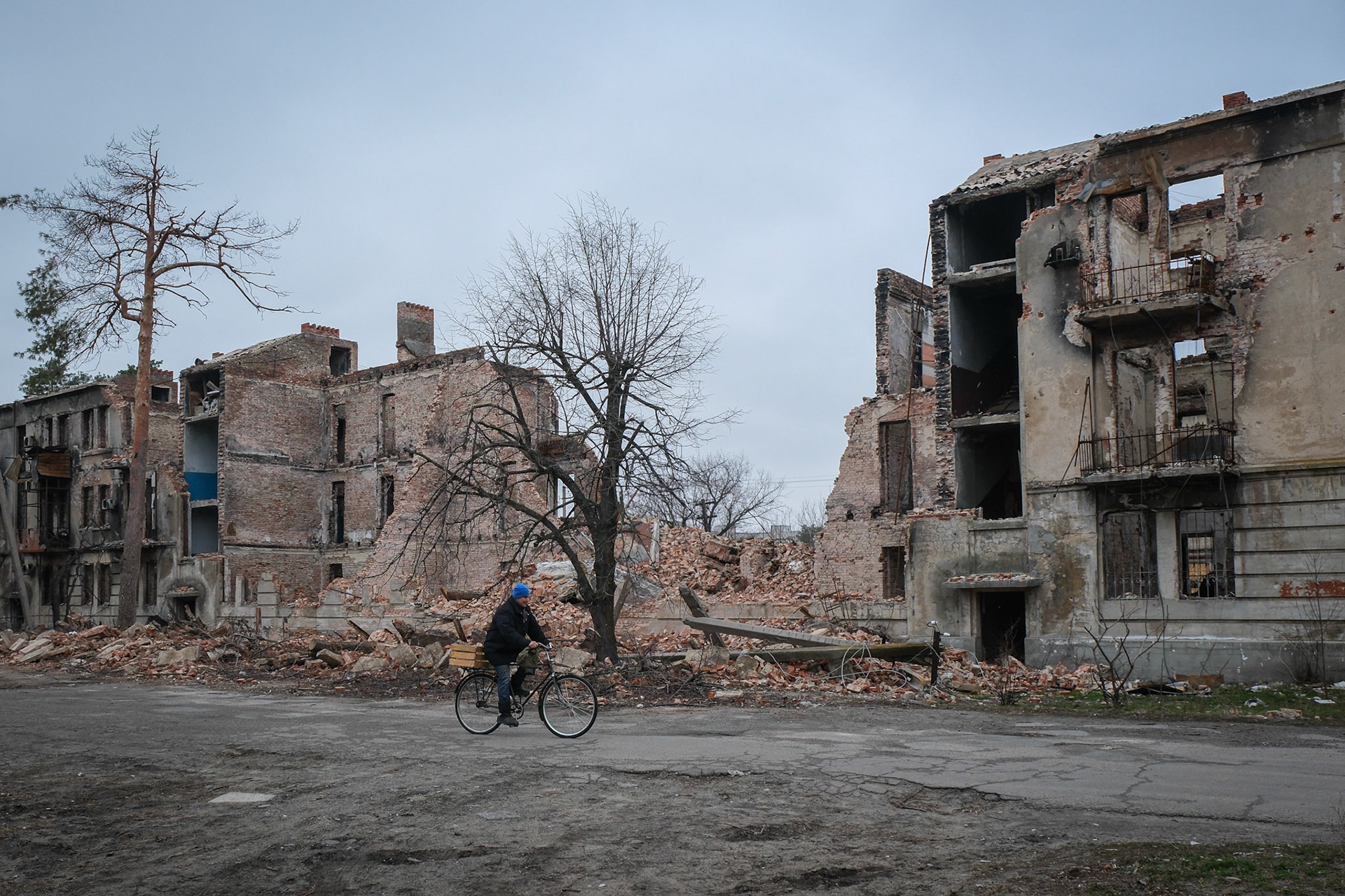 Ukraine, Sloviansk, 2023-03-20. On the road to the front line in Bakhmut, ukrainian army prepare for counter offensive against Russia. Photograph by Fred MARIE / Collectif DR.Ukraine, Sloviansk, 2023-03-20. Sur la route du front de Bakhmout. Photographie de Fred MARIE / Collectif DR.