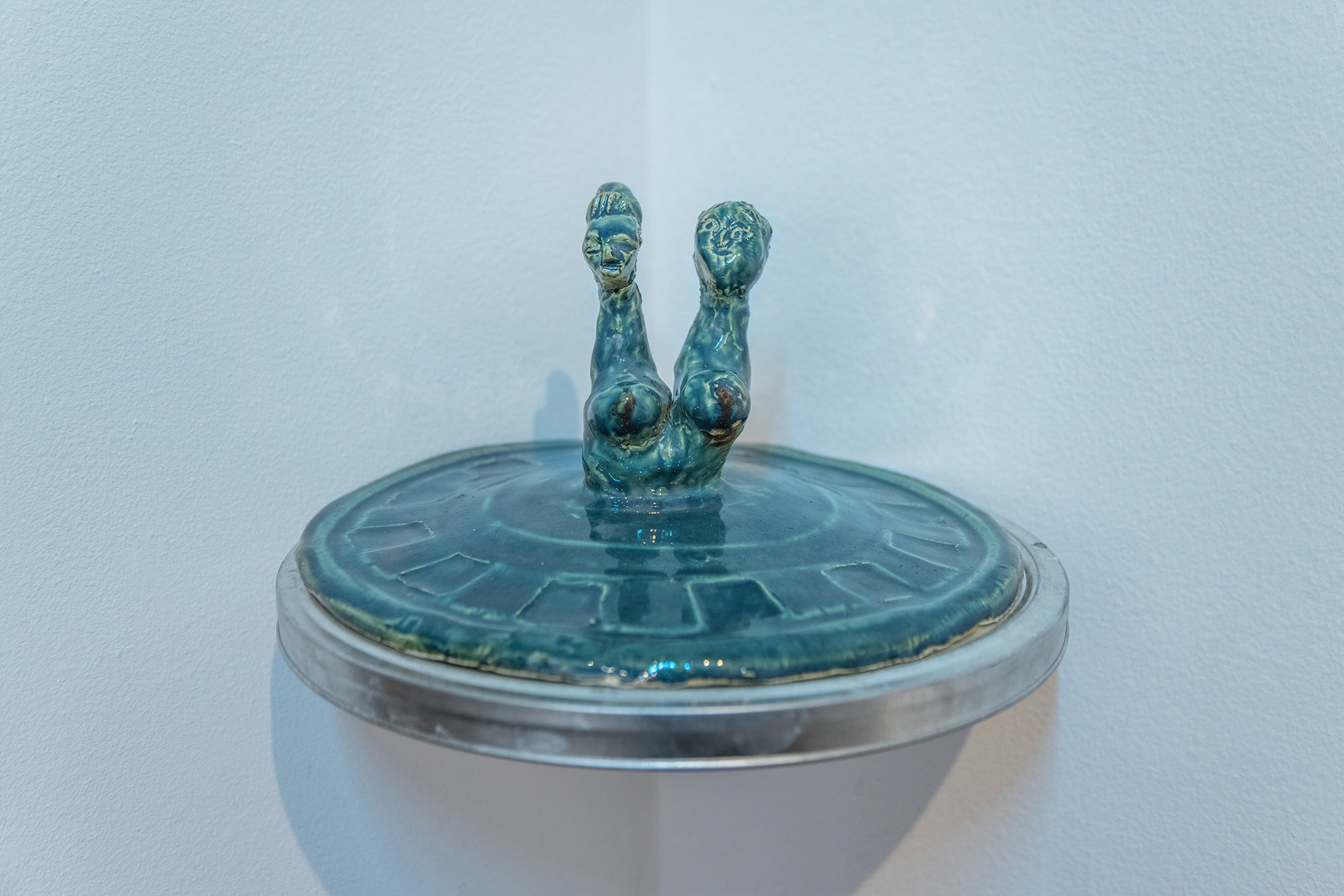 Techno-messianistic-shroom 1, 2021, glazed ceramic, aluminium film can, screws, 26 Ø cm