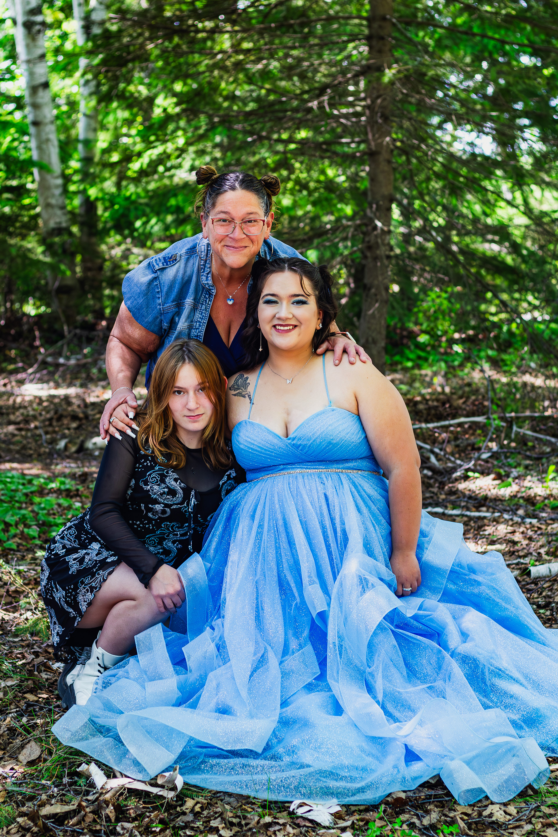 Family photography before prom mother and daughters