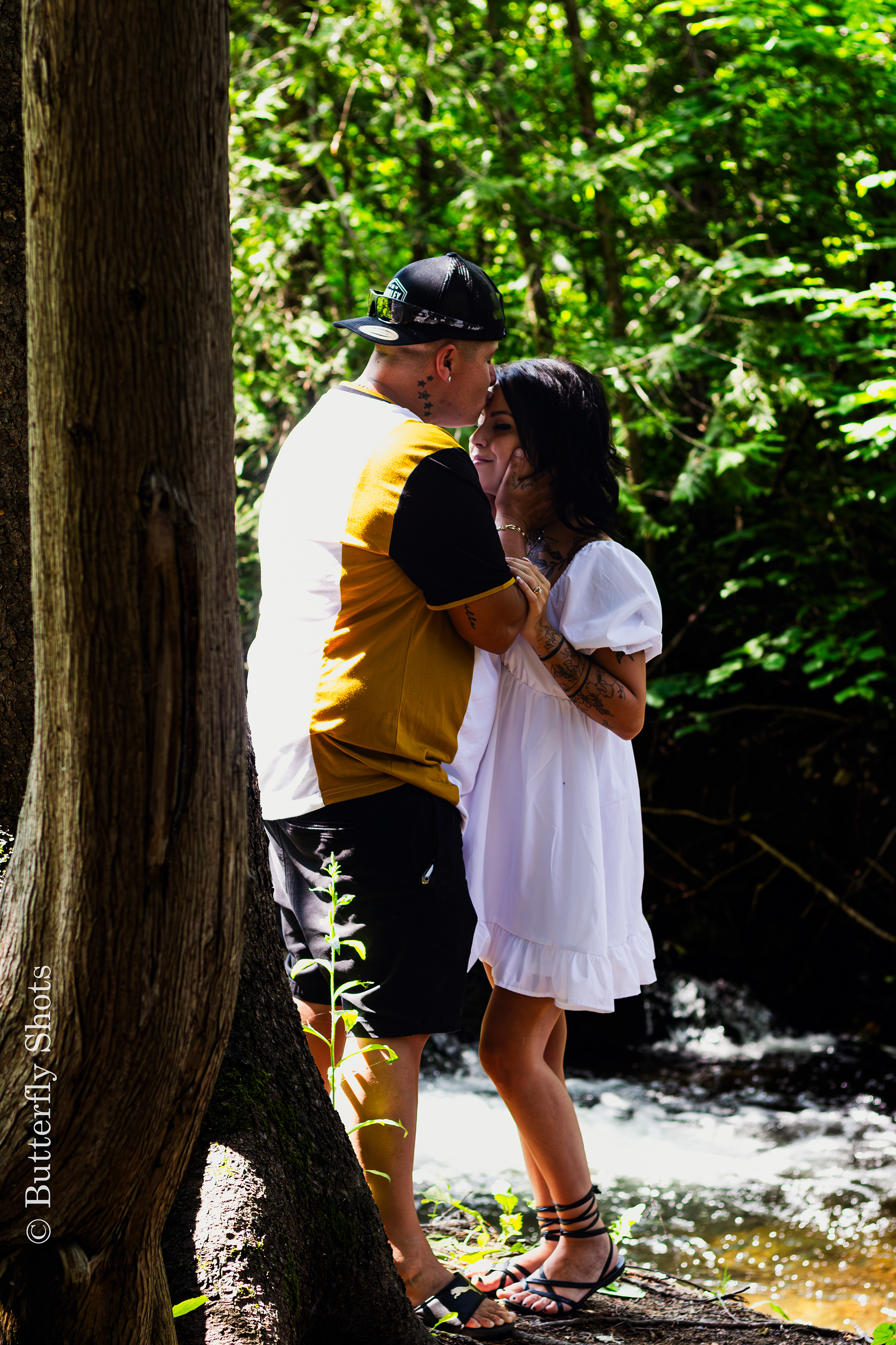 Outdoors engagement photoshoot