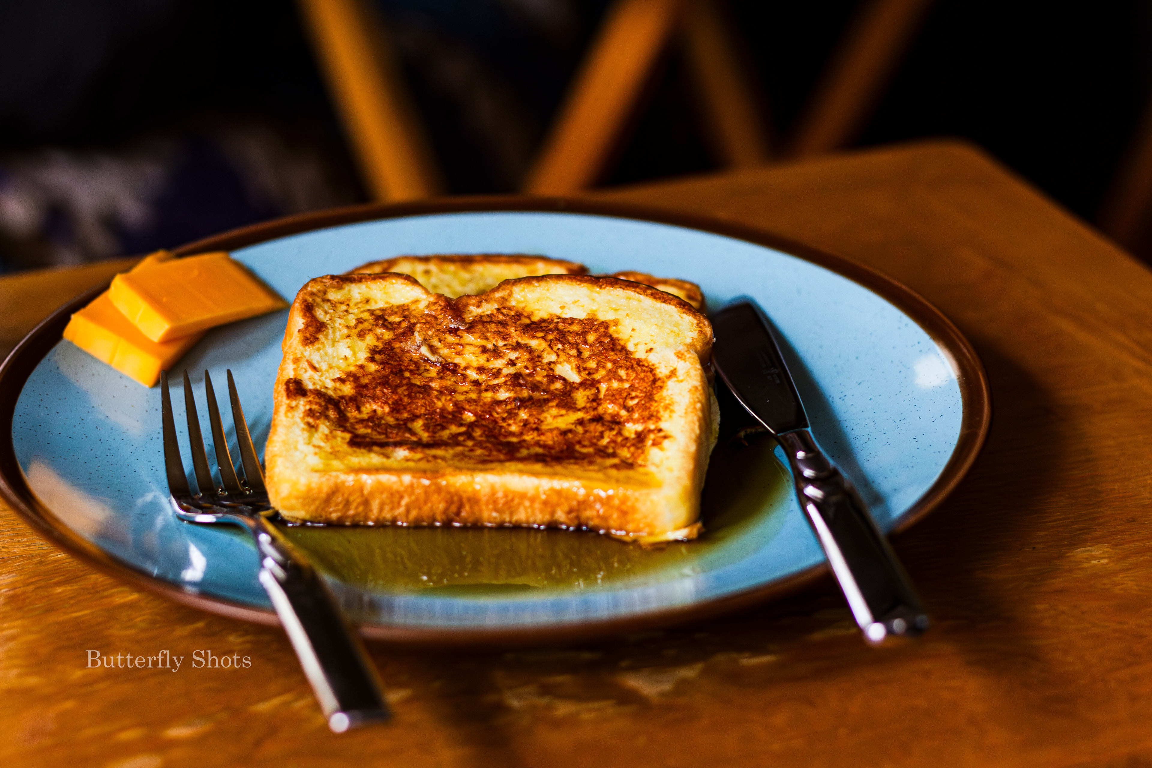 Food photography of french toast at restaurant Chez Papou