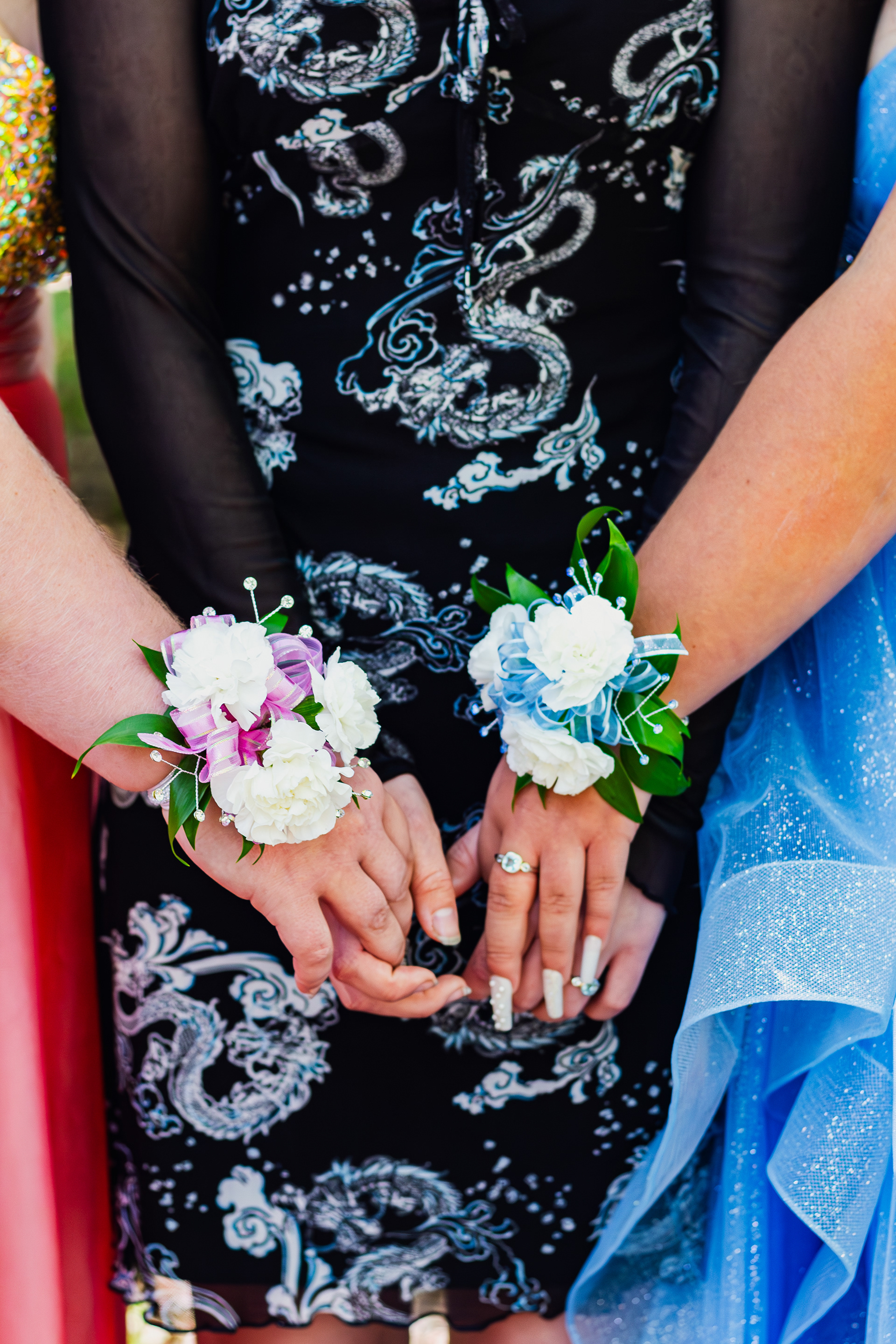Outdoors photography of friends before prom