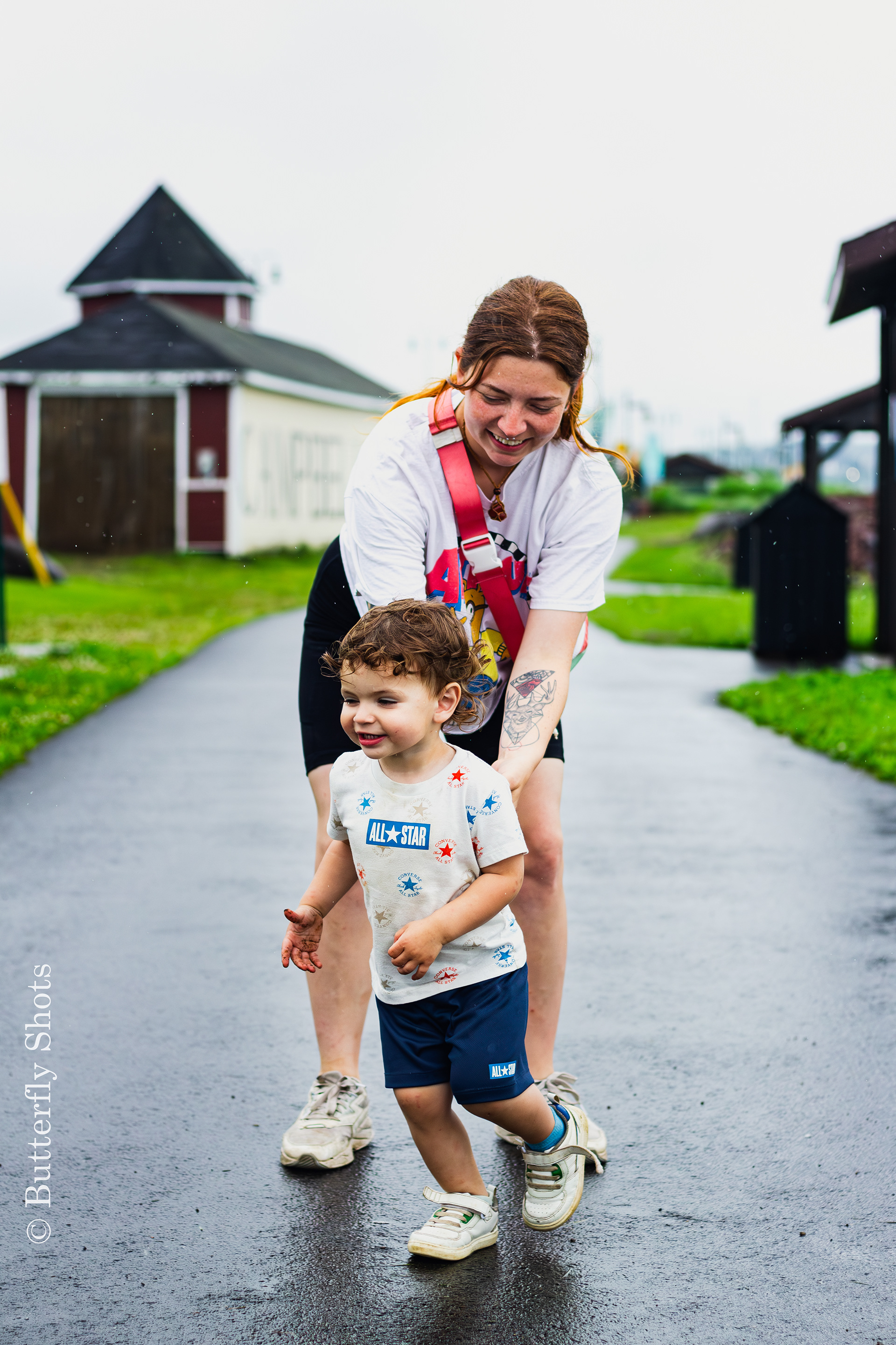 Family photography of mommy and child