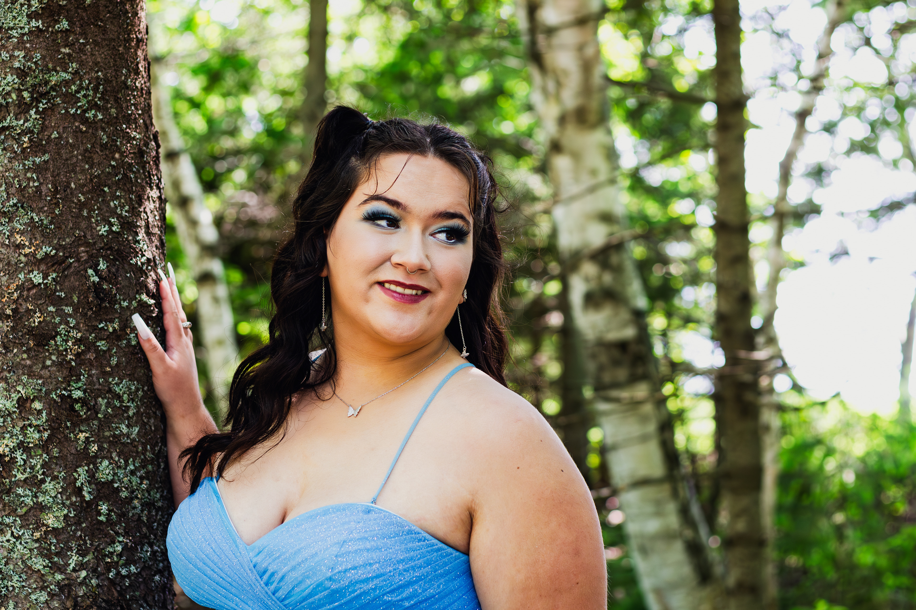 Portrait photography outdoors before prom