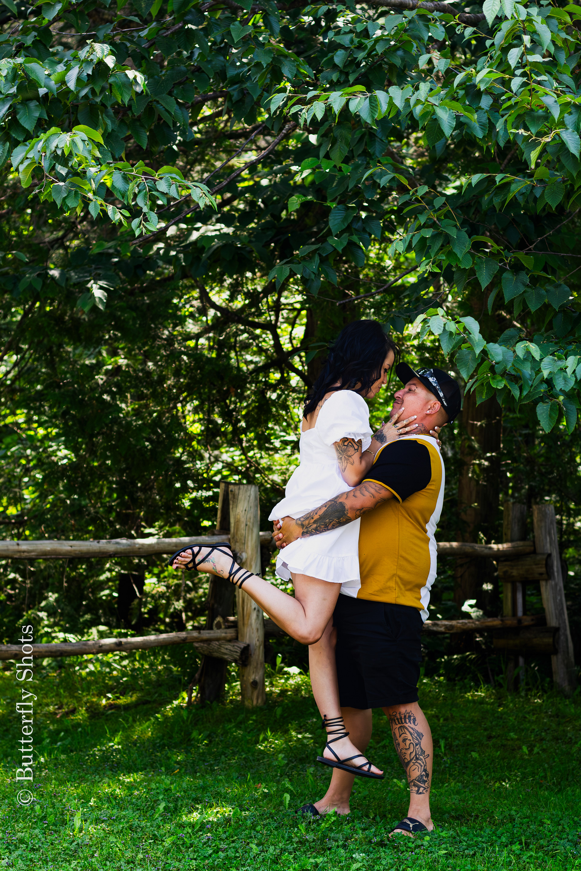 Outdoors engagement photoshoot