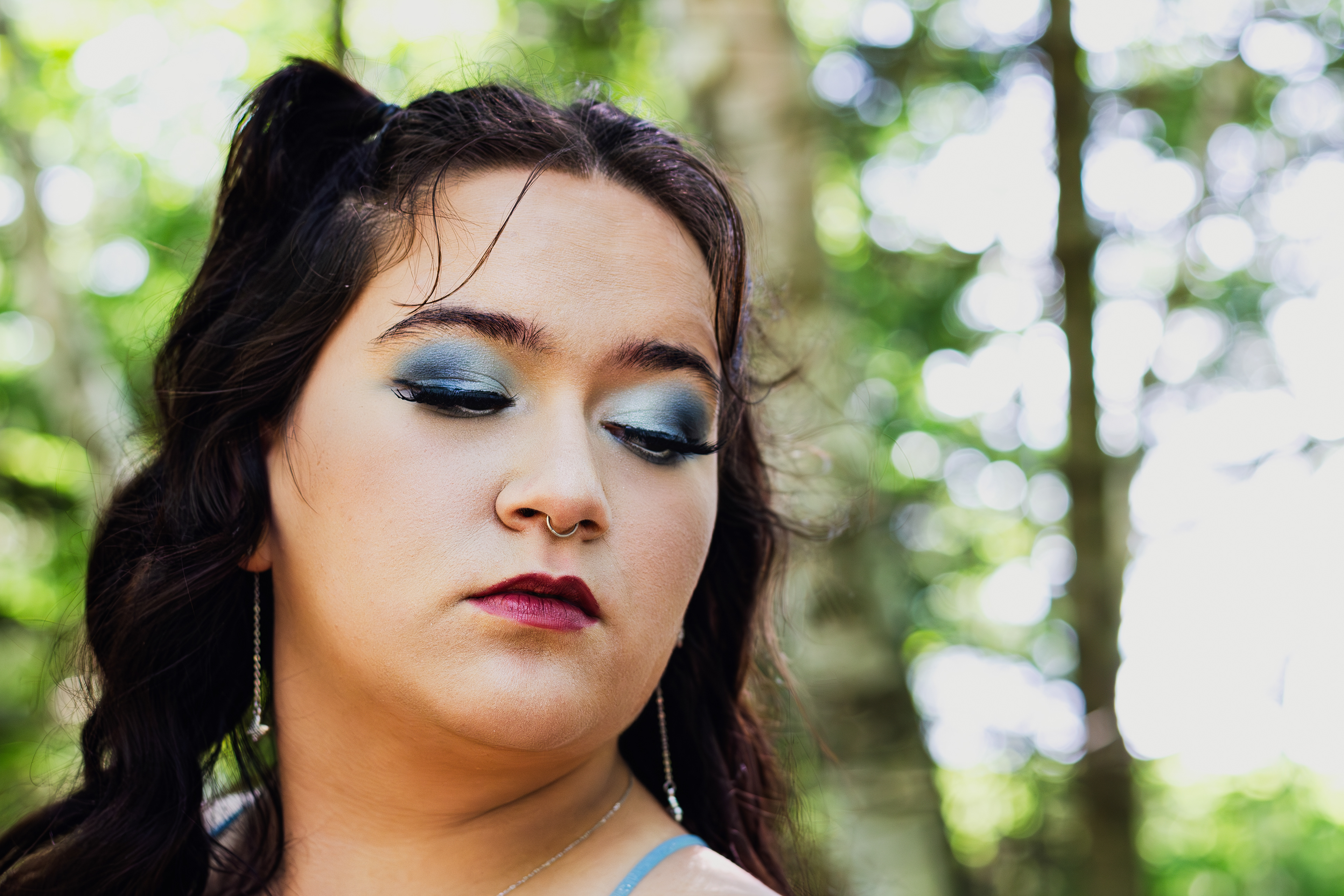 Portrait photography outdoors before prom