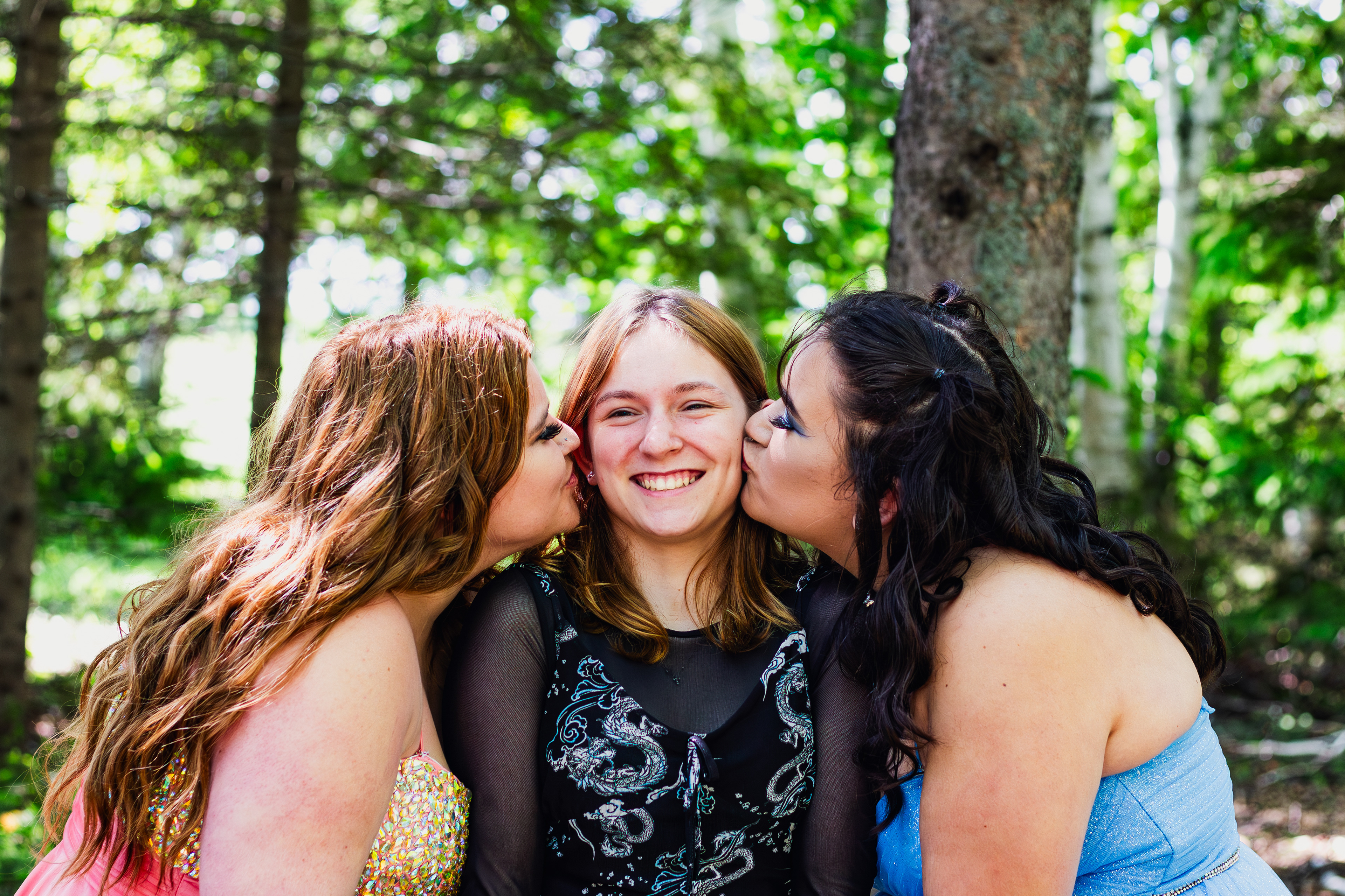 Outdoors photography of friends before prom