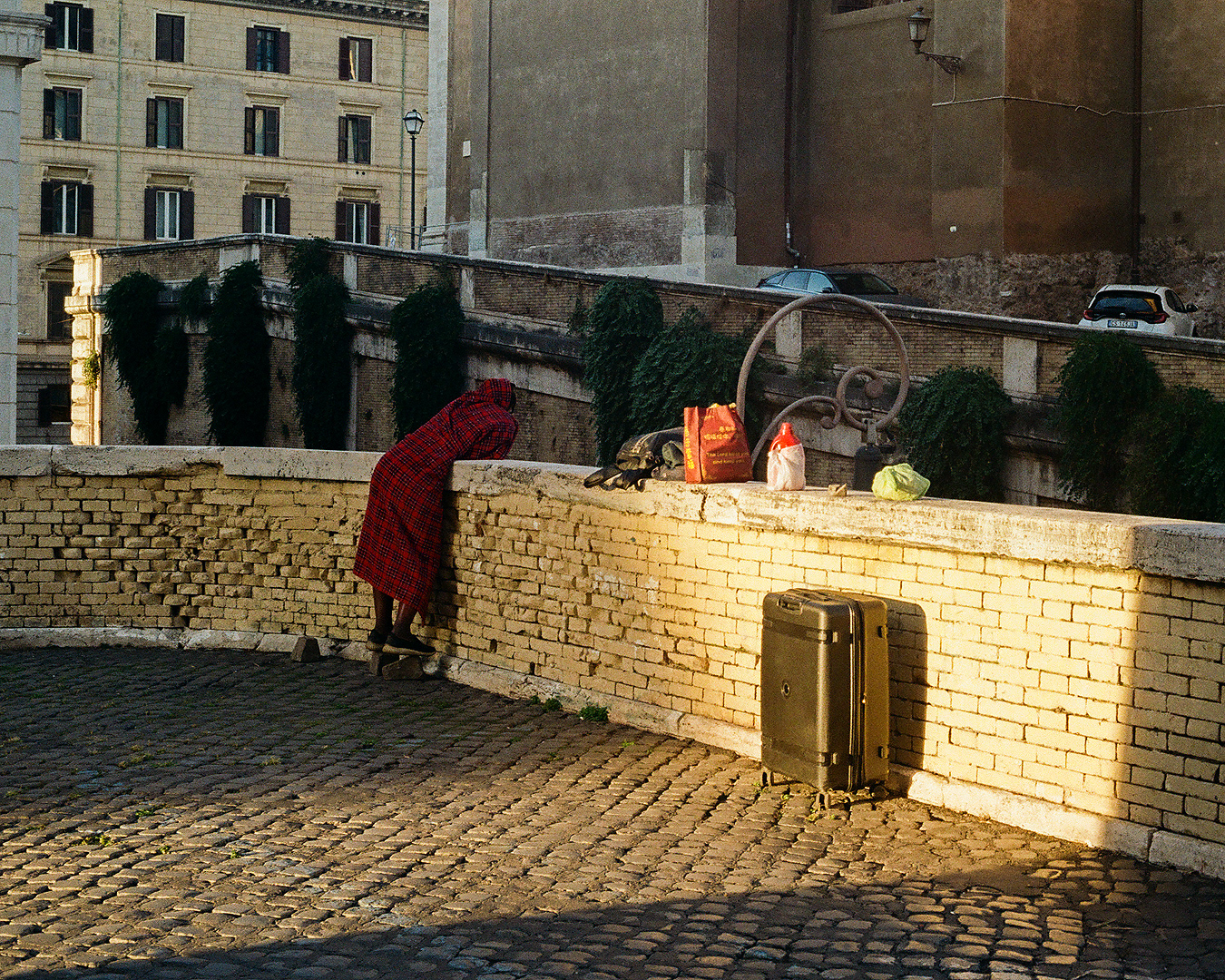 Light Luggage (Rome)