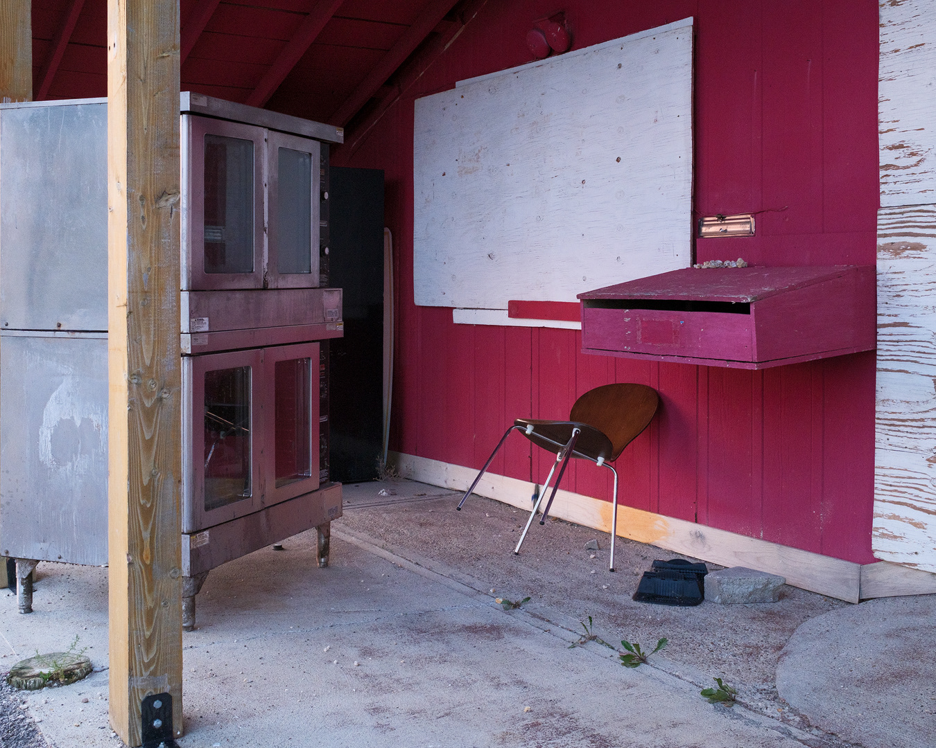 Red Motel I