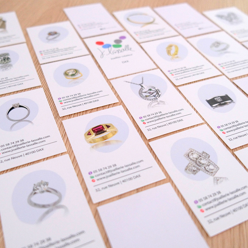 Réalisation de cartes de visite avec différents designs.