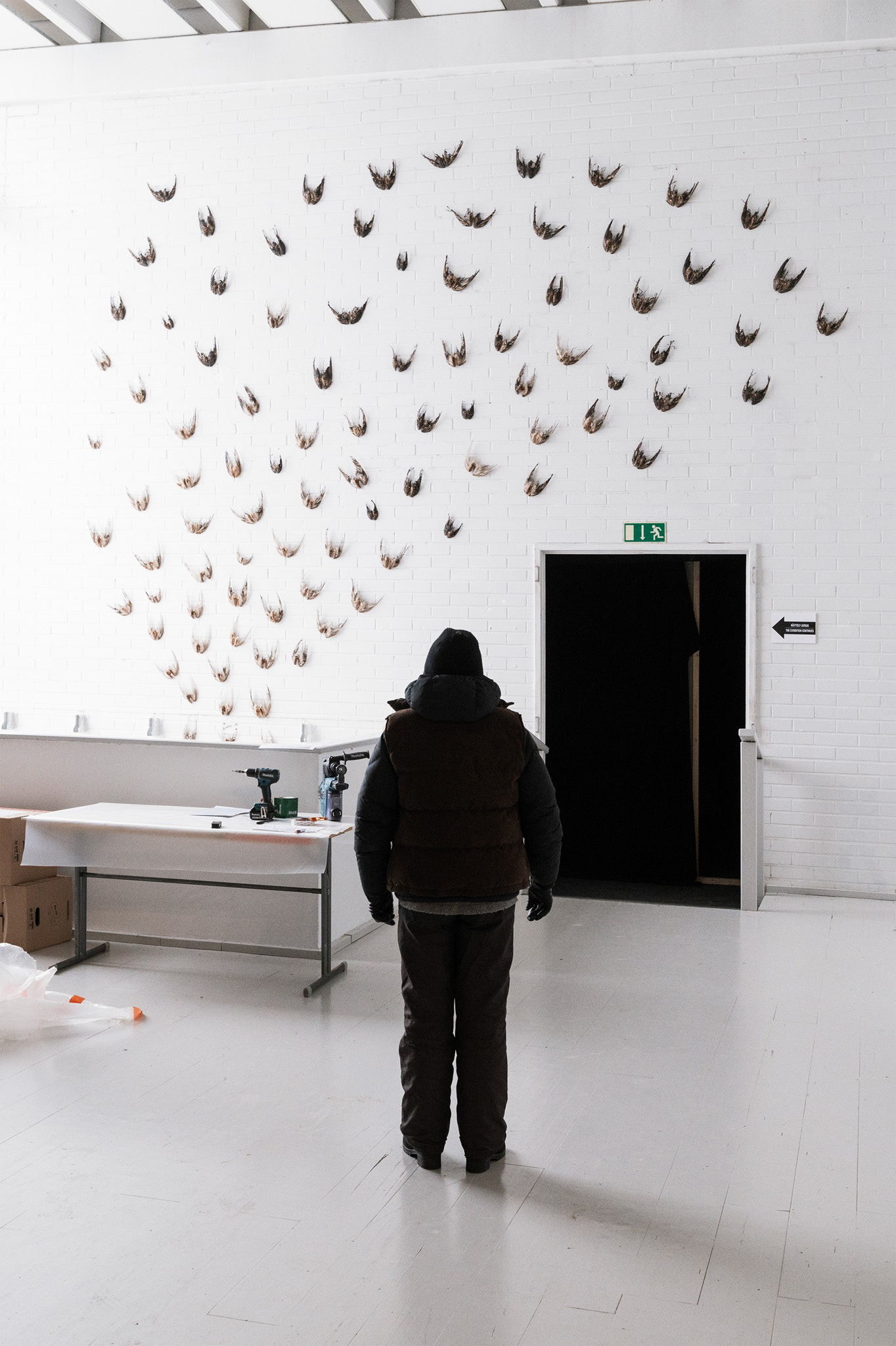 Anni Rapinojan Ikaroksen lapsien ripustus.