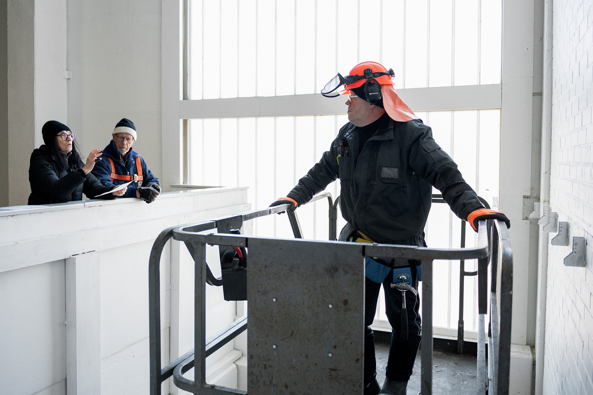 Anni Rapinojan Ikaroksen lapsien ripustus.