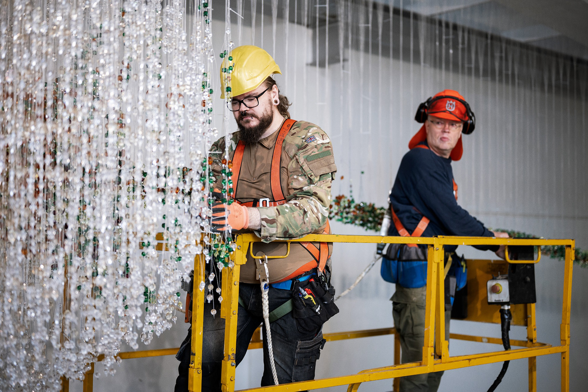 Näyttelymestarit Mikko Salonen ja Risto Korpela.