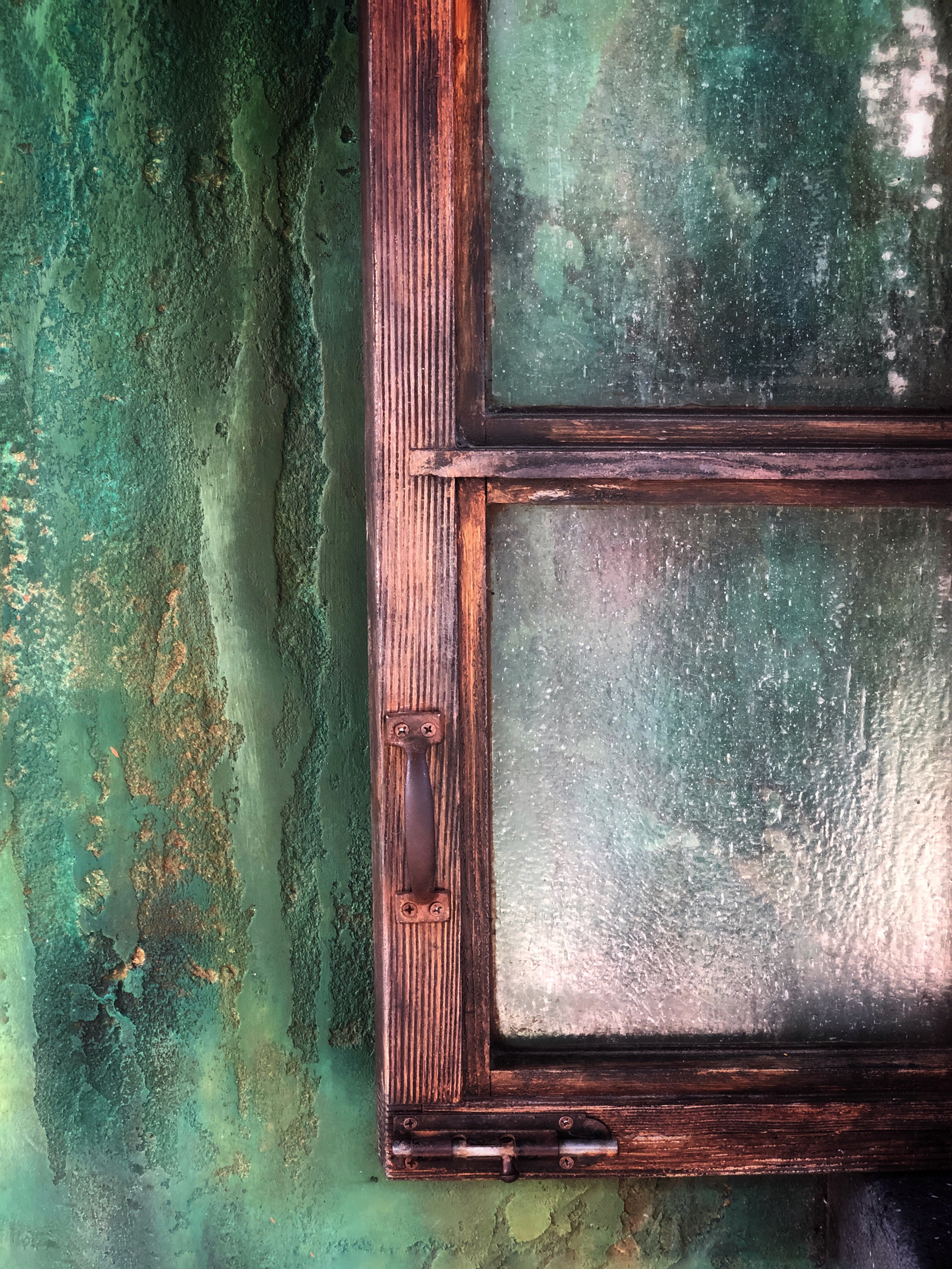 Detail o f window and wall