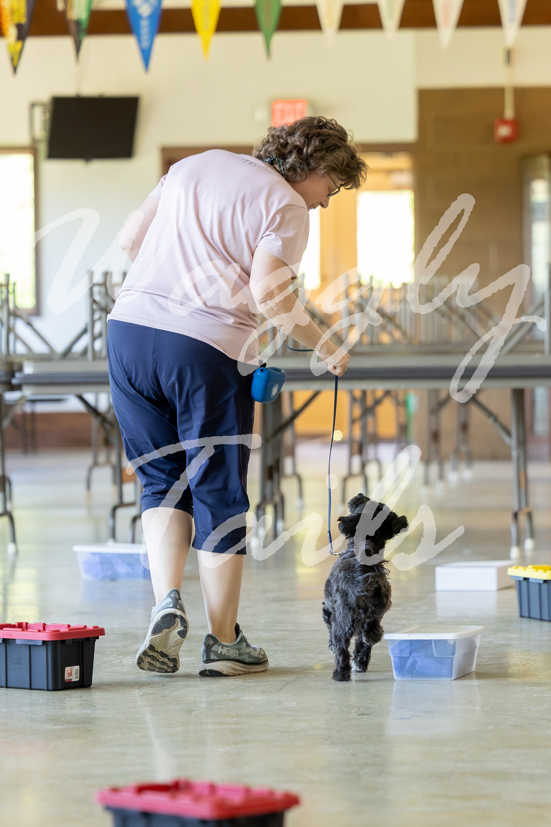 1565