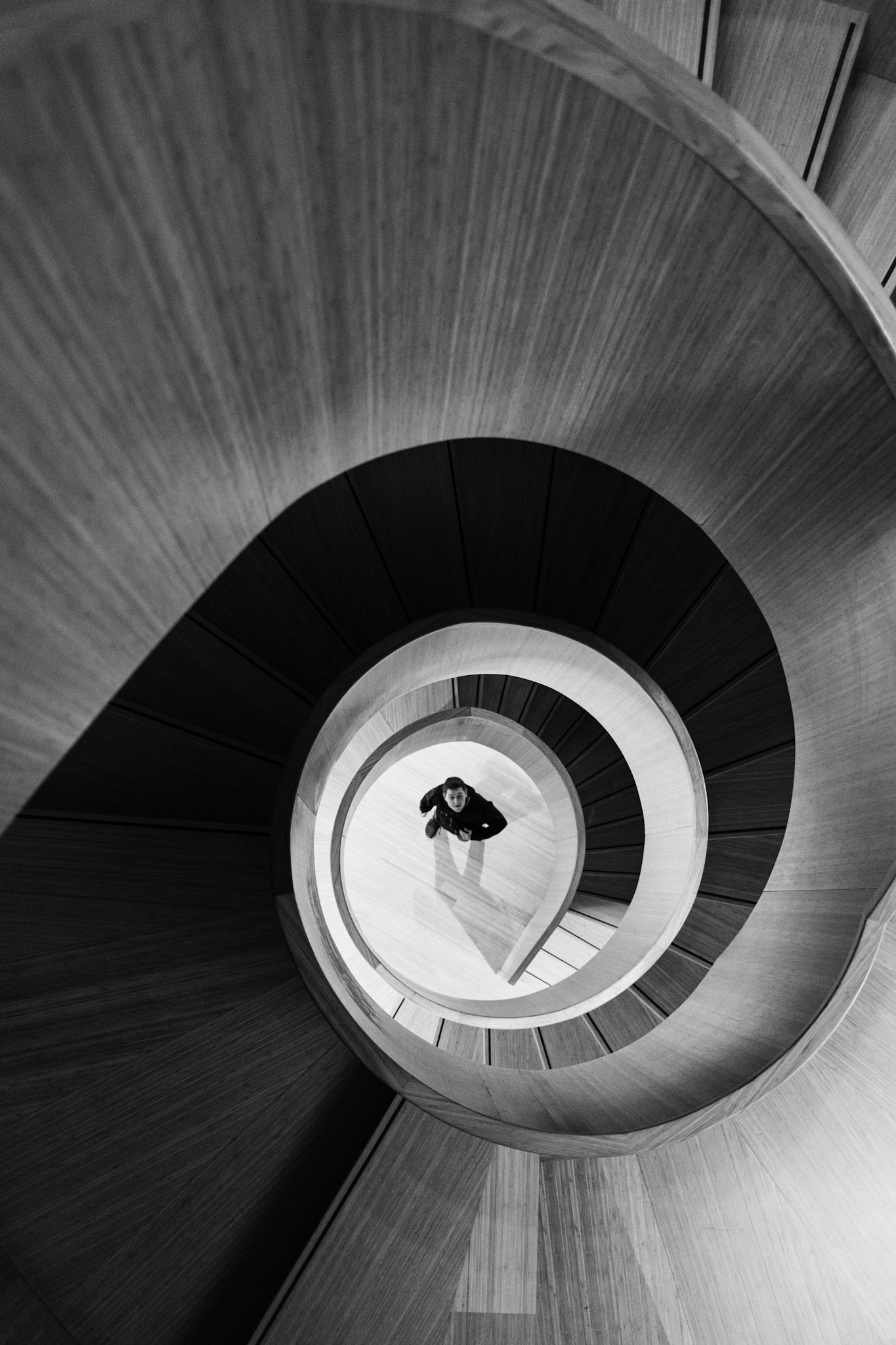 Krultrap spiraal: figuur in cirkelopening.