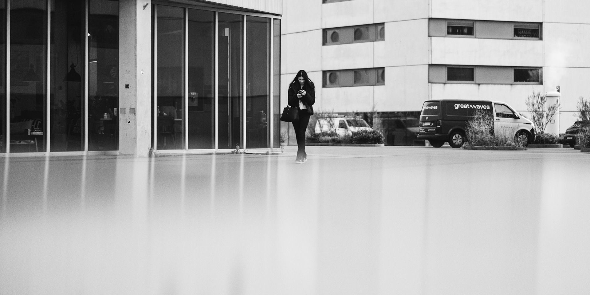 Spiegelend plein solo: stap naar de toekomst.