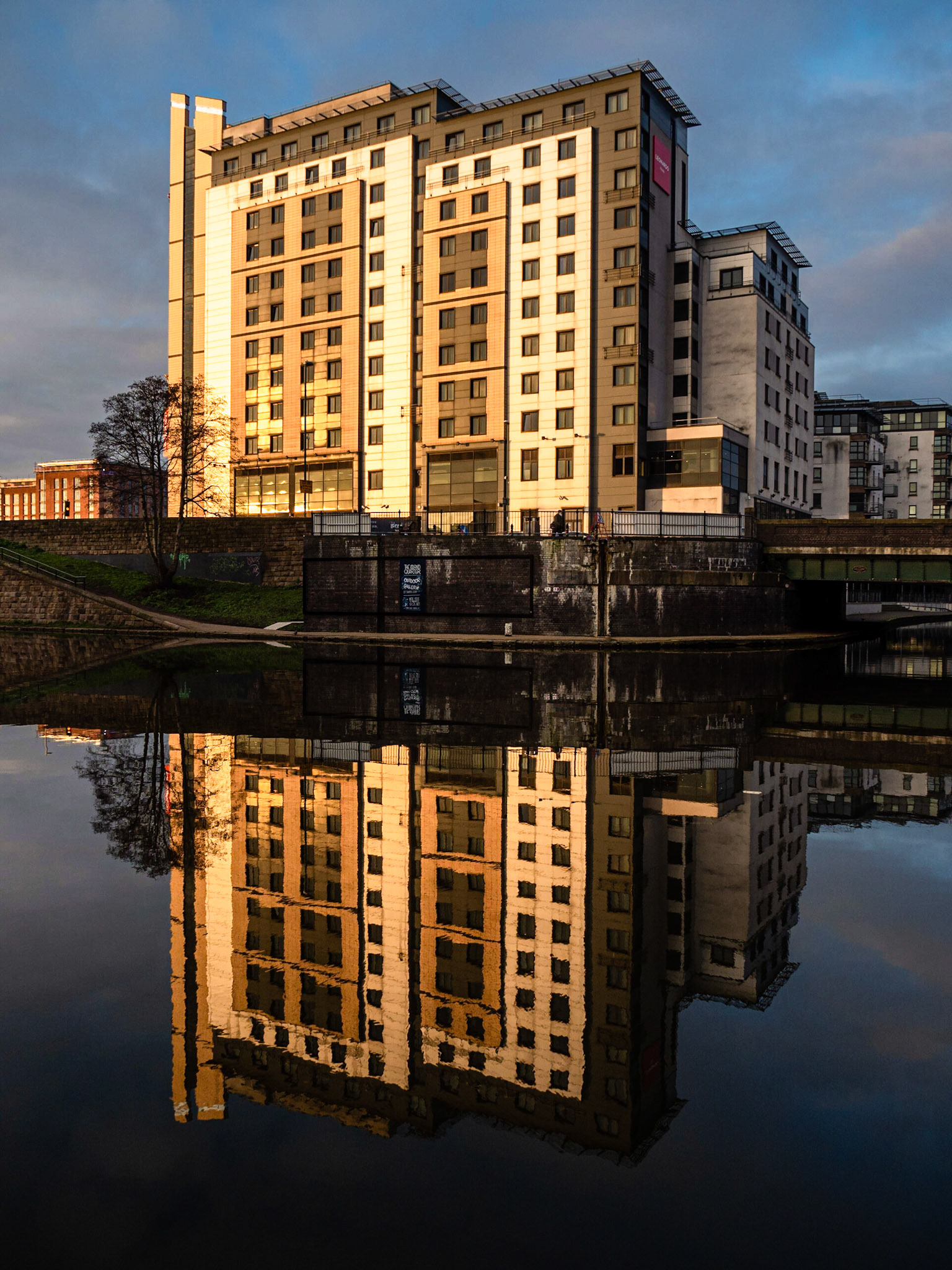 Leonardo Hotel