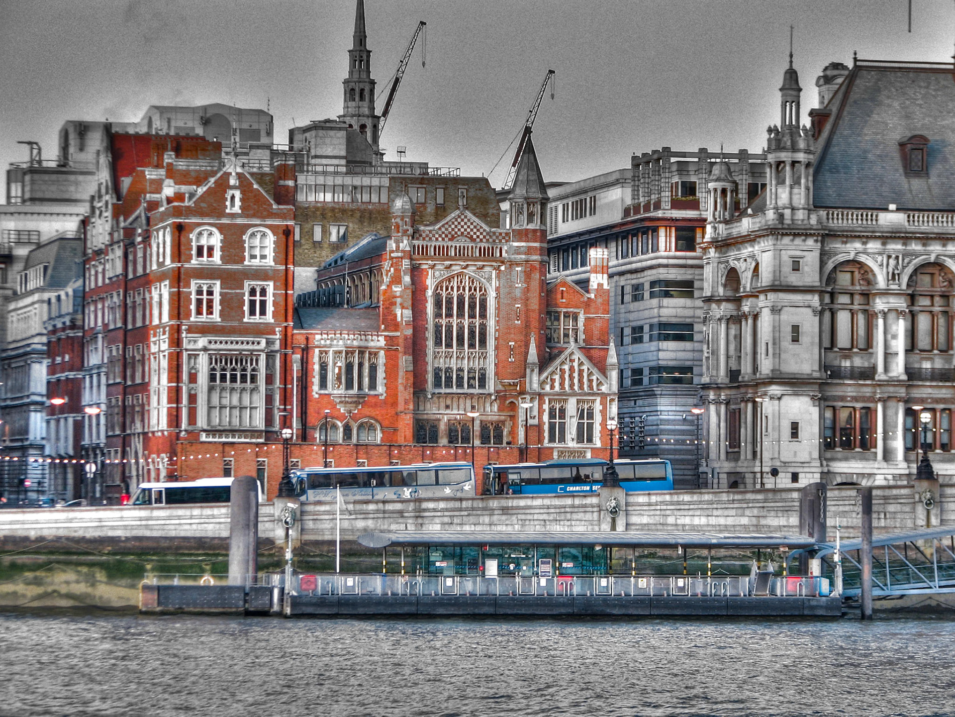 Thames buildings