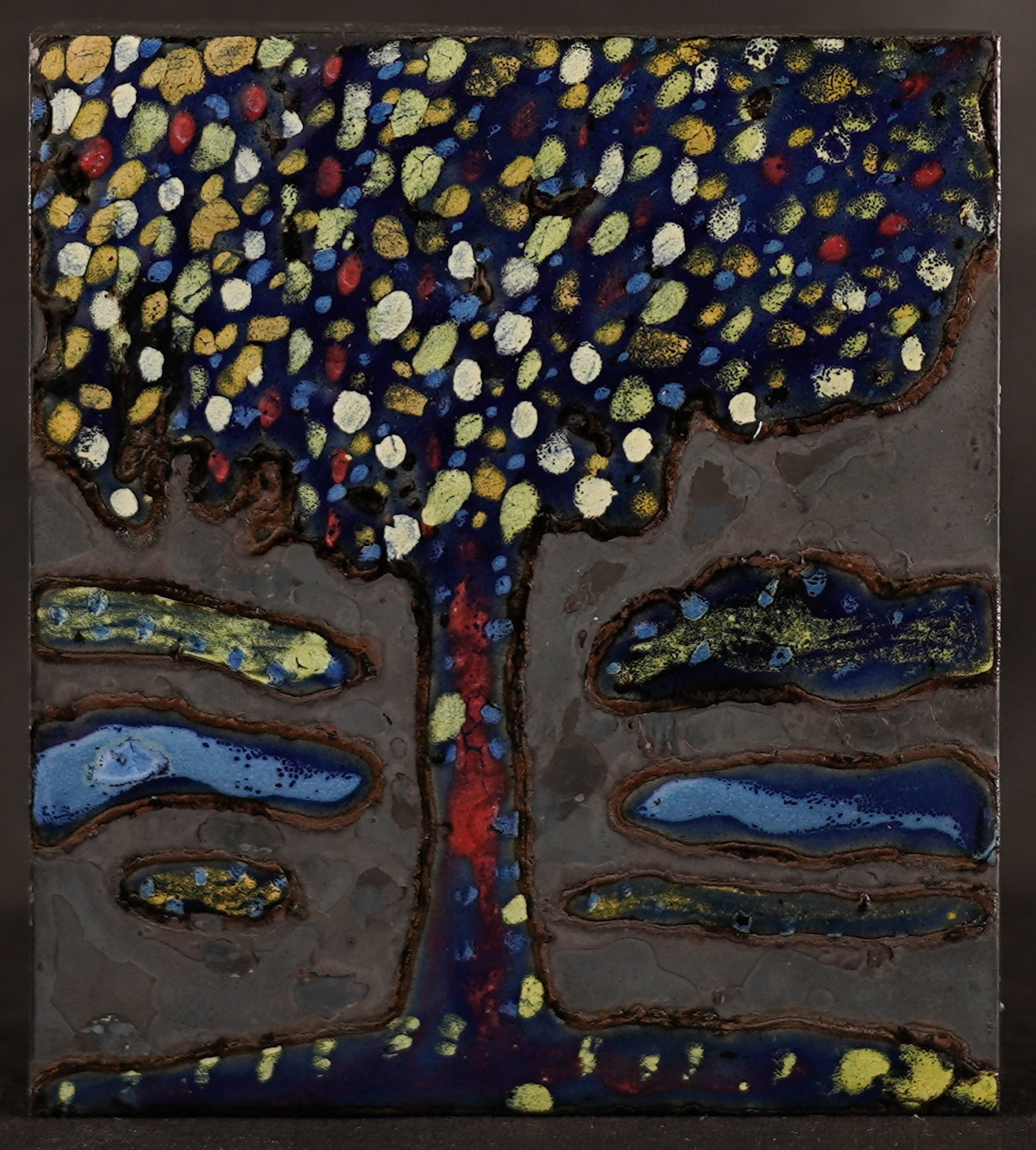 C015 (17.8 x 15 cm) Esmalte sobre metal.