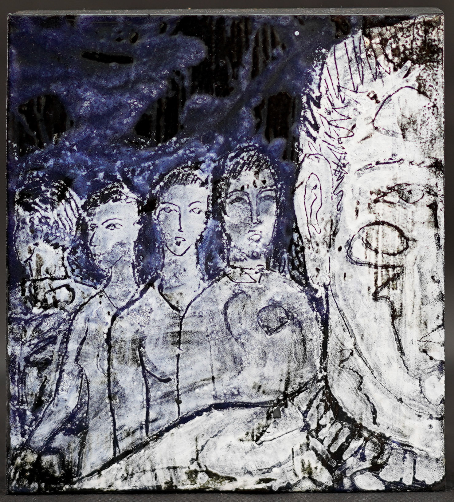 C019 (15.4 x 14.1 cm) Esmalte sobre metal.