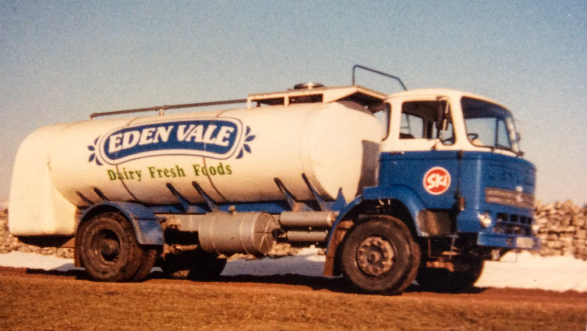 1981 Iain Dargue comments "This is one of the first farm collection tankers I drove for Express at Appleby. Just before my 22nd Birthday, thought it was a job for life back then. One of over 400 farms we collected in the Eden Valley, when the MMB were still on the go. Threaplands Farm Lane near Reagill, Reg JLA 825V. (Courtesy Iain Dargue)