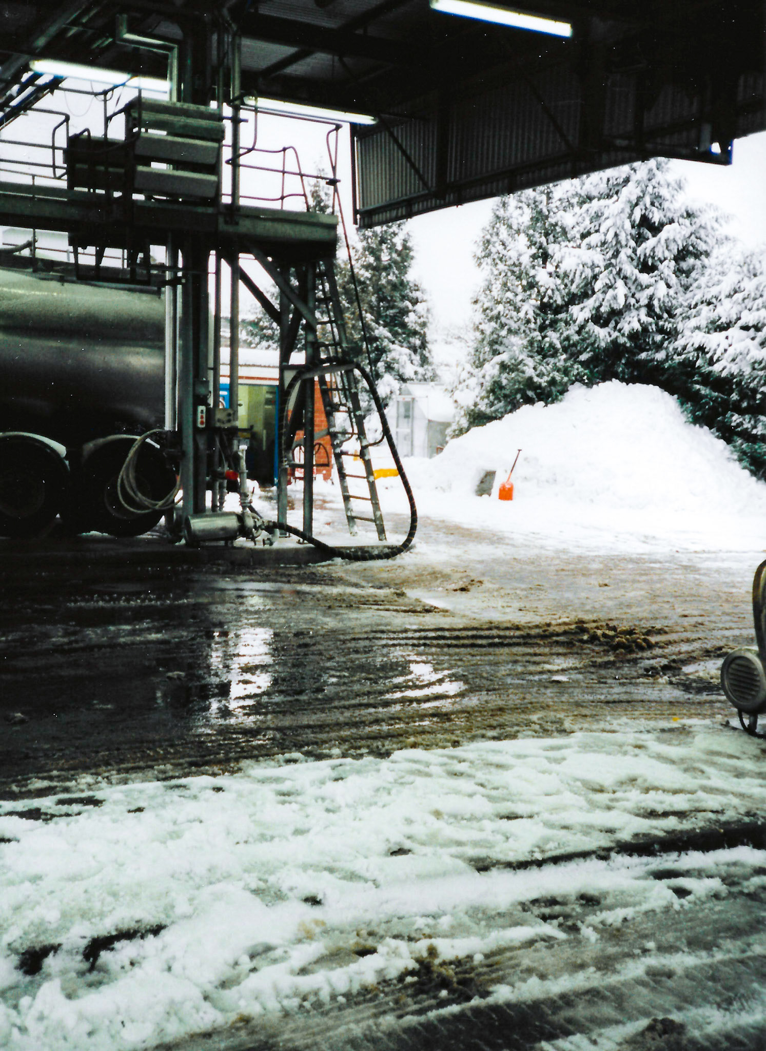 1980's Appleby milk reception area in a 1980’s winter. (Courtesy and comments by David Rooke)