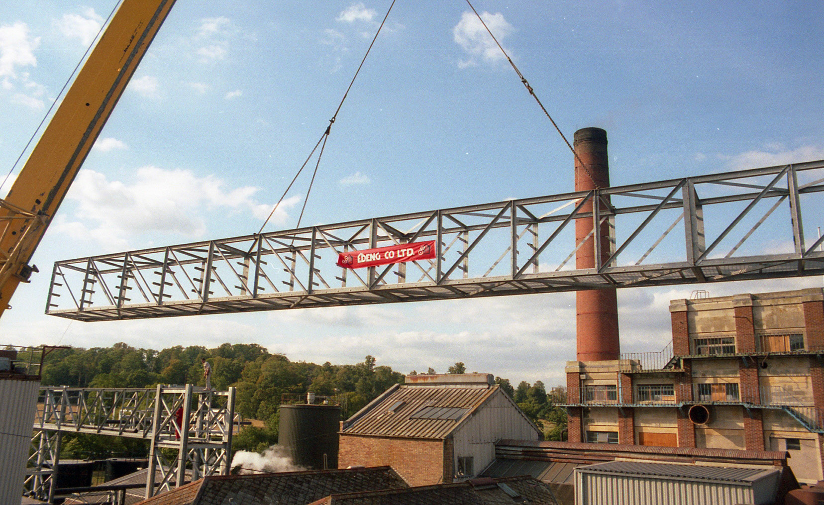 1989c Staplemead. Colin Carpenter comments "The installation of the main services gantry in the late 80's, to enable the future demolition of the main core building due to the corrosion of the steel frame causing the brick and stonework to keep breaking off." (Courtesy Colin Carpenter)