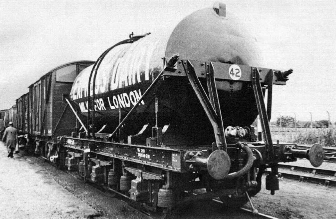1982 Restored tanker 4409 at Didcot Railway Museum. (From Express Milk for London-John Hosegood)