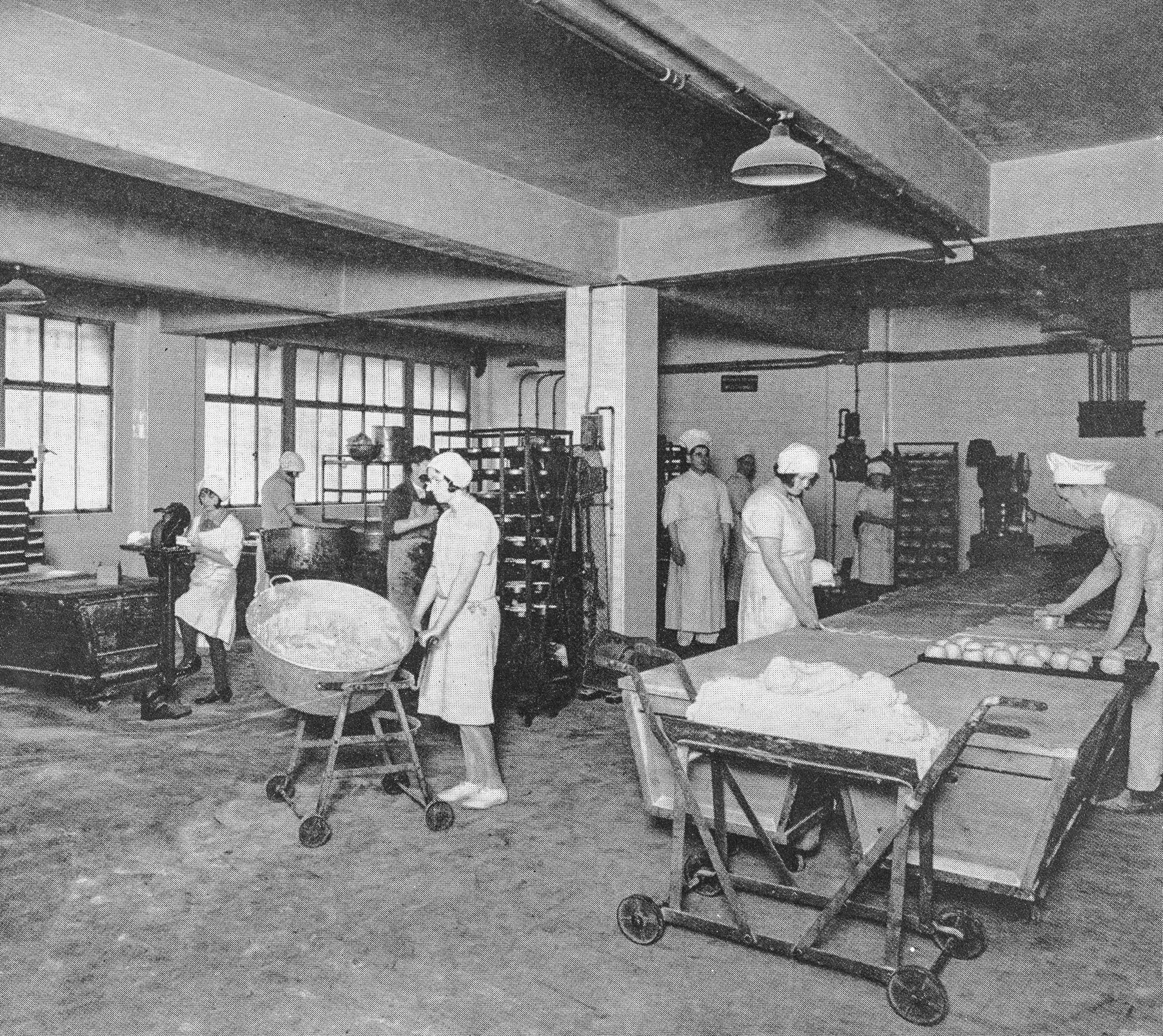 1920's? Drayton Park bakery, was eventually too large and the operation was moved to a new Central Kitchen at Colindale. (From Express Story 1864 - 1964)
