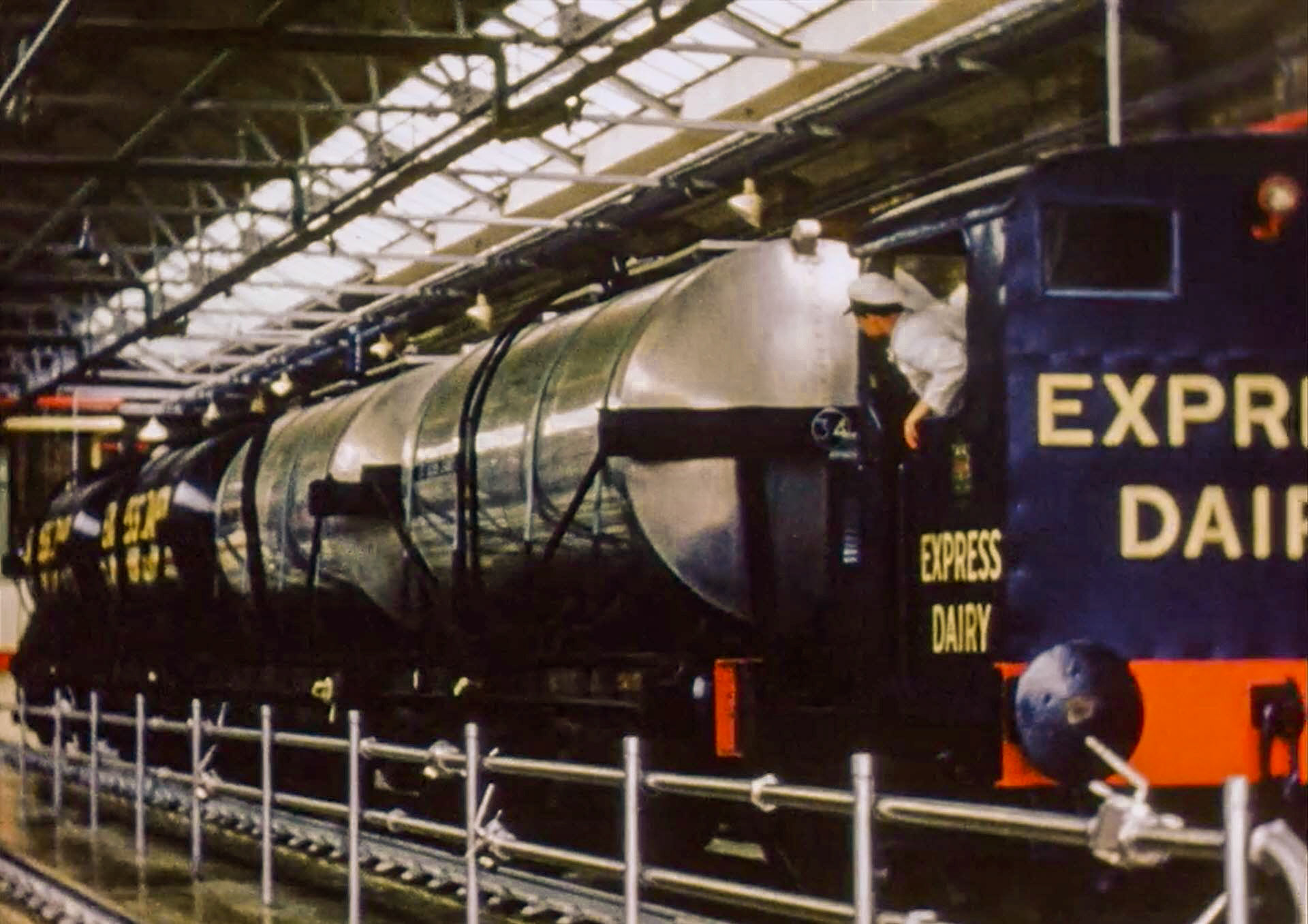 1954 South Morden Processing shunting engine. Raffaele Ralph Phillips comments "Poor old 'David'; I worked on both shunters whilst employed as a vehicle electrician in the maintenance garage 1970-88." (Stills from Express Dairy Film)