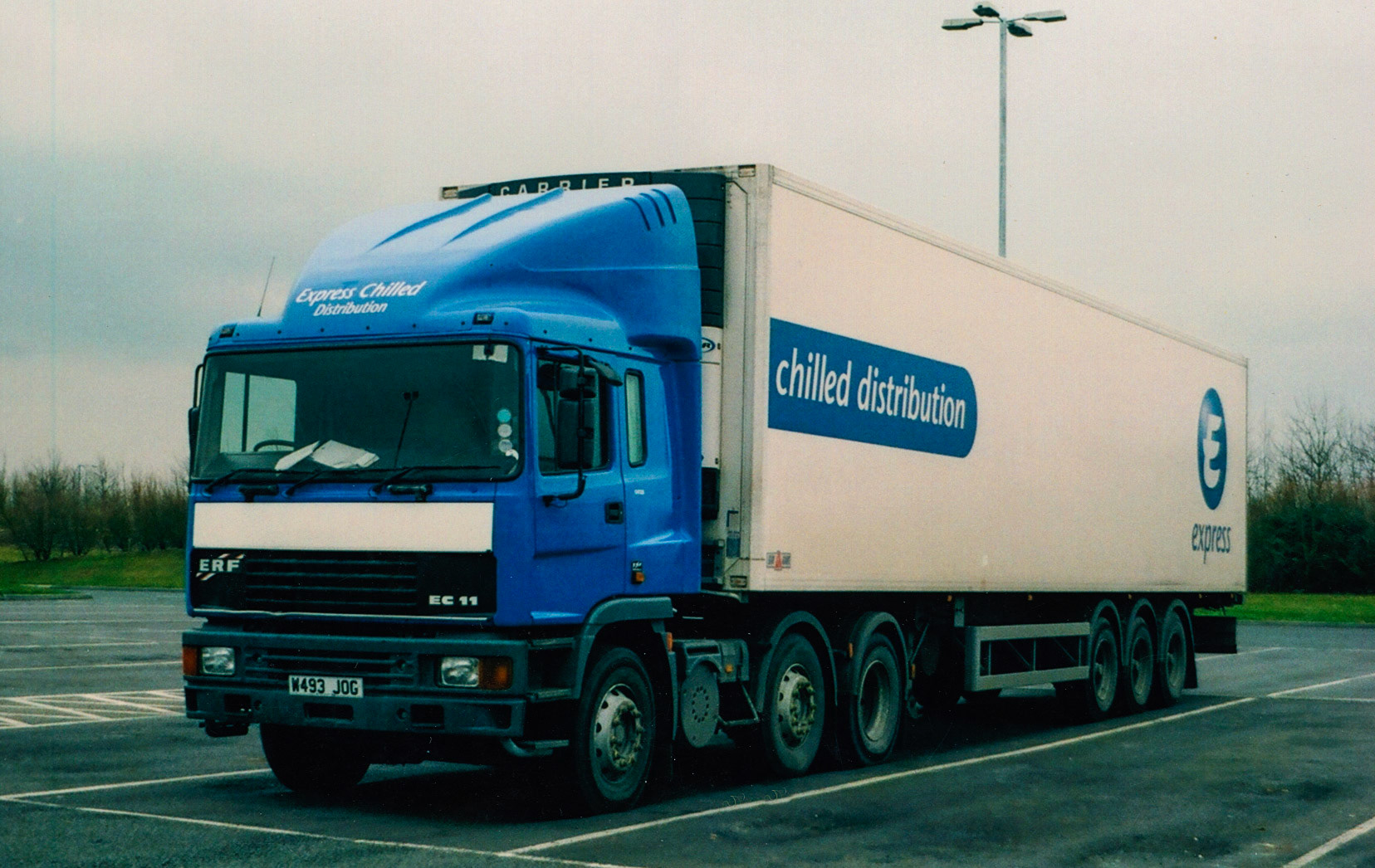 2000 Reg ERF W493 JOG Express Chilled Distribution. Jimmy Reid comments "Express bought out Blake’s Chilled Distribution in 2000." Antony Simmons added "I took over managing the Warrington Blakes' site for a while when I was at Wythenshawe. Unfortunately the site had a fire and burnt down; we moved some of the picking back to Wythenshawe and the rest went to Alcester." (Courtesy Dave Fane)