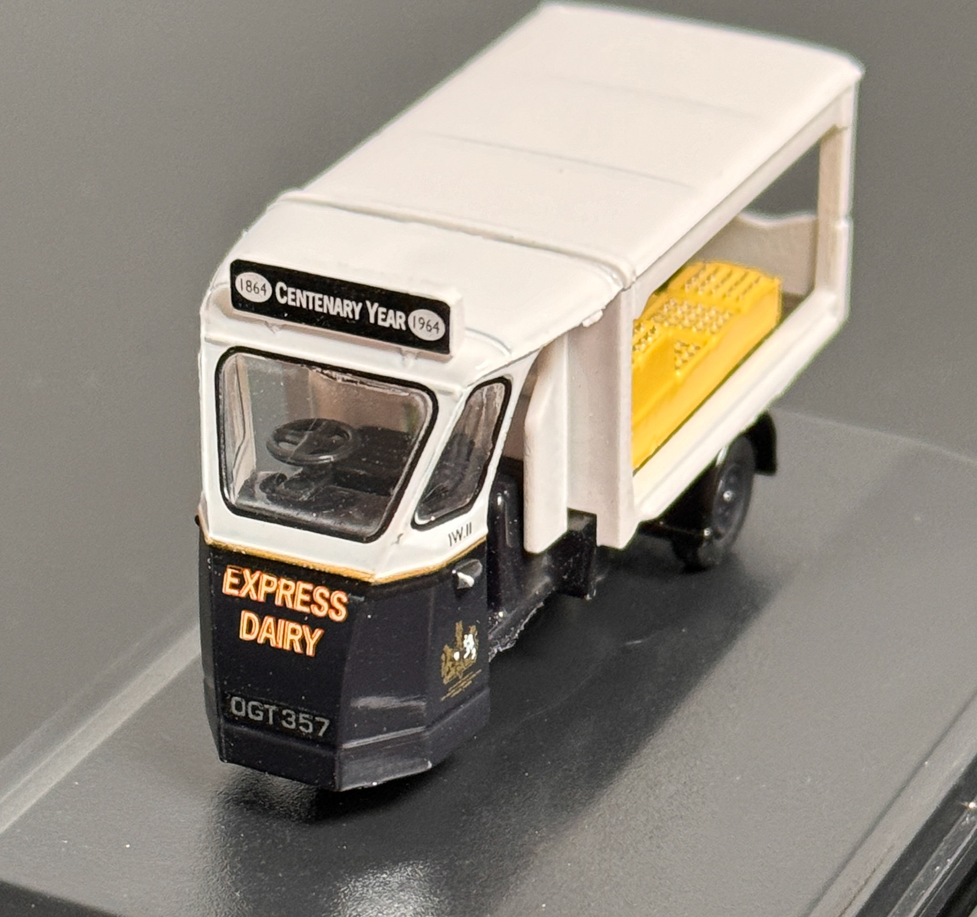 2024 Model presented to Peter Roper