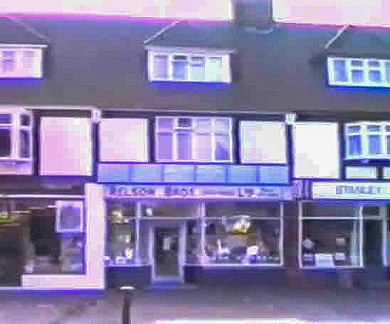 2010 Express Shirley depot, Wickham Road and the old garage on the right before Halfords was built. Peter Roper comments "When we did the pintie bottle changeover at South Morden, the petrol station adjacent was derelict. We took a chance and stored thousands of new crates there in preparation for the changeover day. Nobody ever complained!!!" (Stills from video courtesy supersonicsid, https://www.youtube.com/watch?v=i7fy6fYjHl8 )