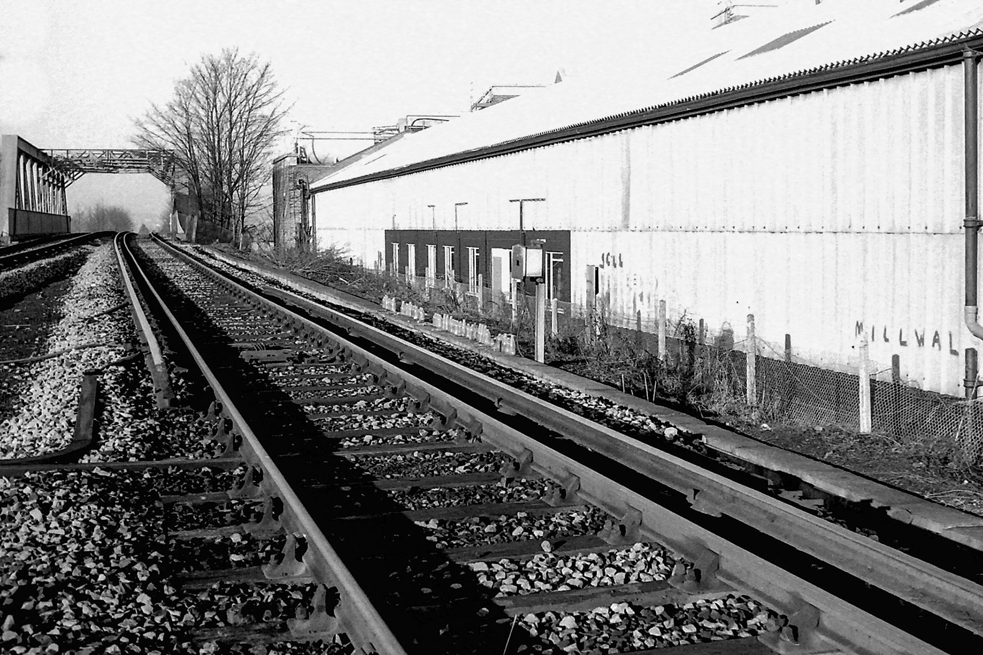 1970's South Morden rail siding and adjacent main line in its final days prior to closure in 1979. (Photographer Sam Jones)
