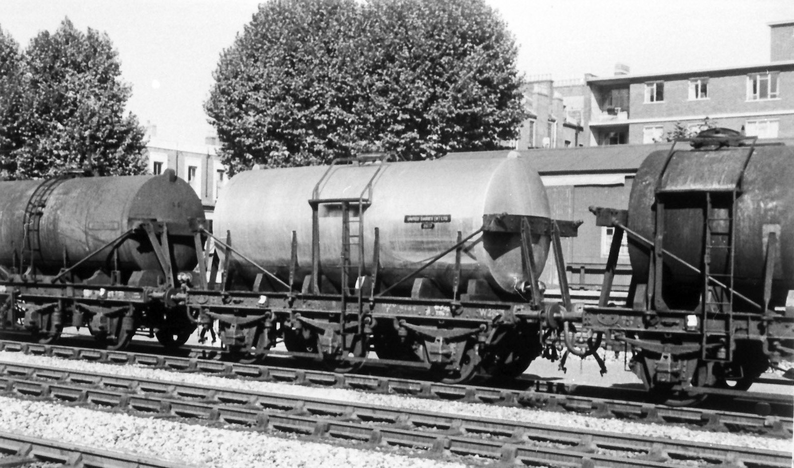 1963 United Dairies 6 wheel milk tank 2837 in train at Kensington Olympia (Historical Model Railway Society)