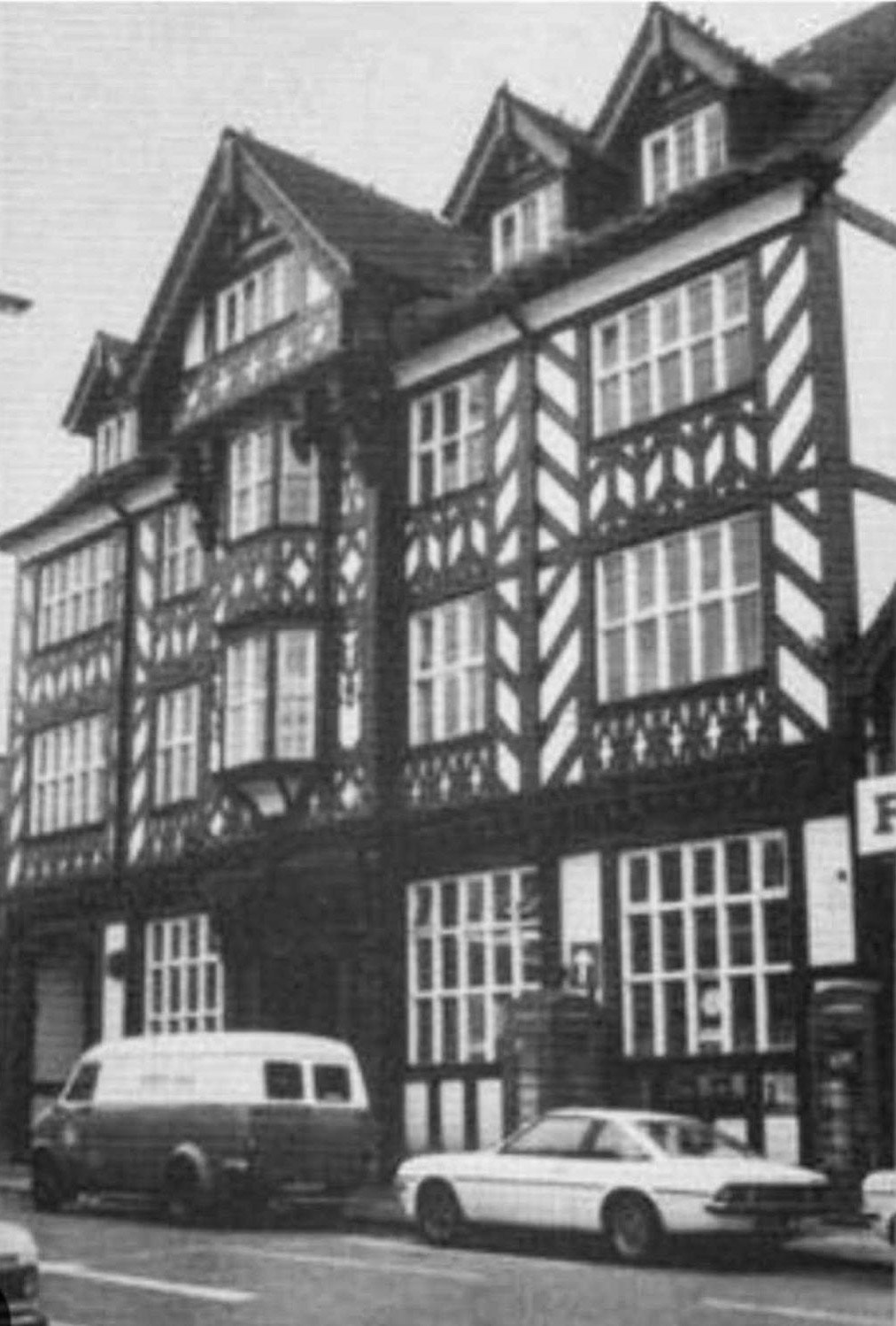 1980s? Express van at Northwich Post Office. Mike Naden comments "Picking money up I'd of thought for wages. Post office now a Weatherspoon's" (Courtesy Mike Naden)