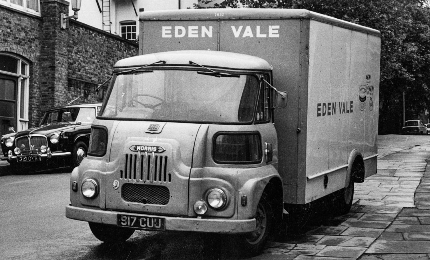 1960s Eden Vale Morris truck 917 CUU, Co: 2632. (Courtesy Paul Luke)