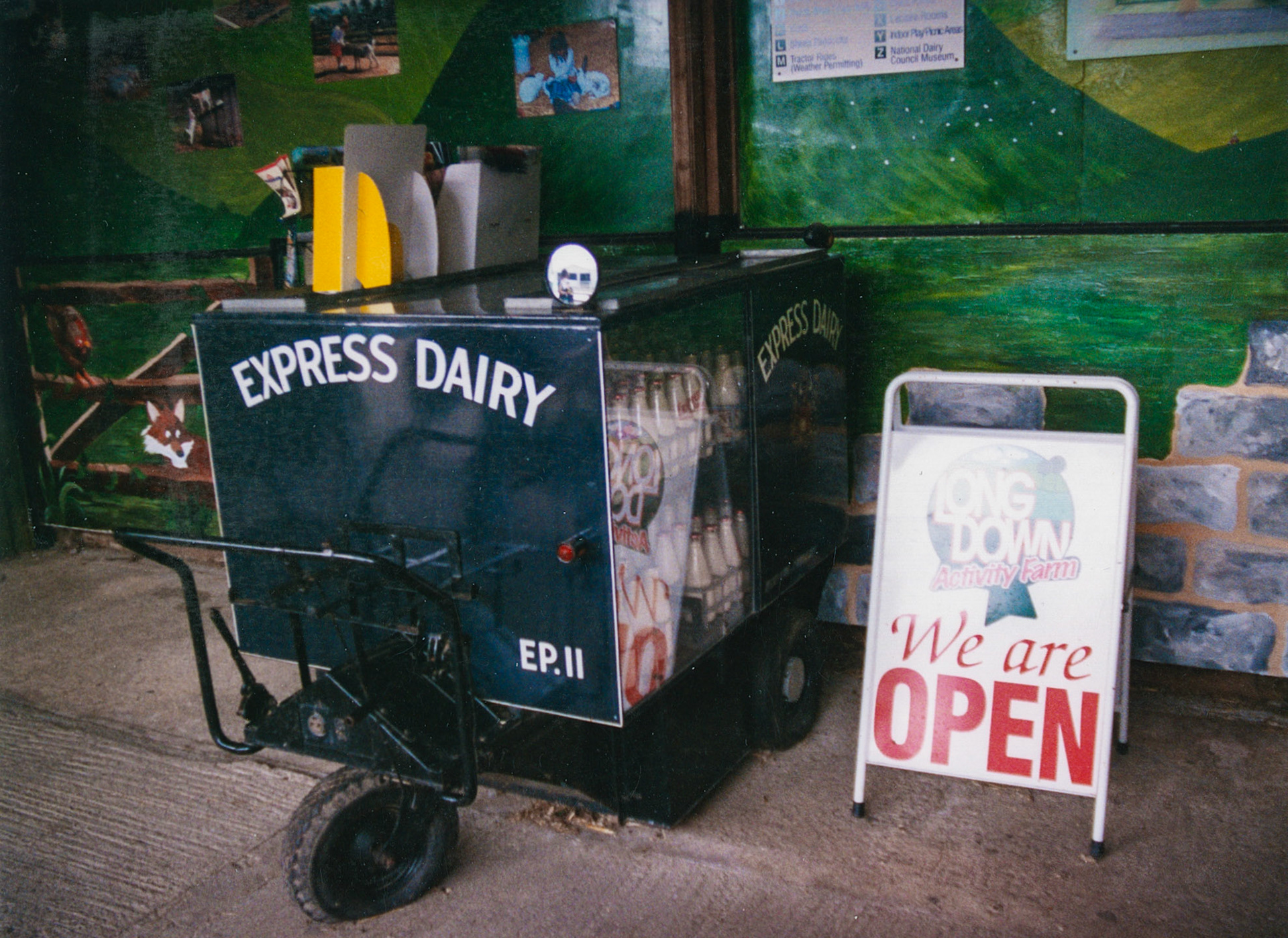 Electruk electric Hand Cart, made by T.H. Lewis, Dairy Museum, Londown Farm, Hampshire. (Courtesy Paul Luke)