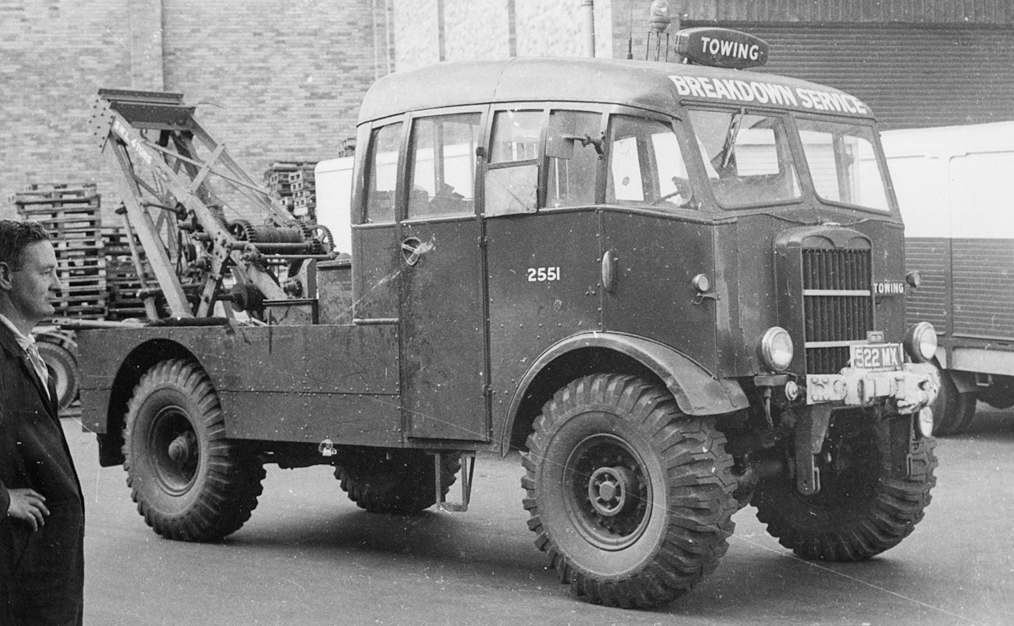 1950s? Breakdown truck 522 MX, Co: 2551. (Courtesy Paul Luke)