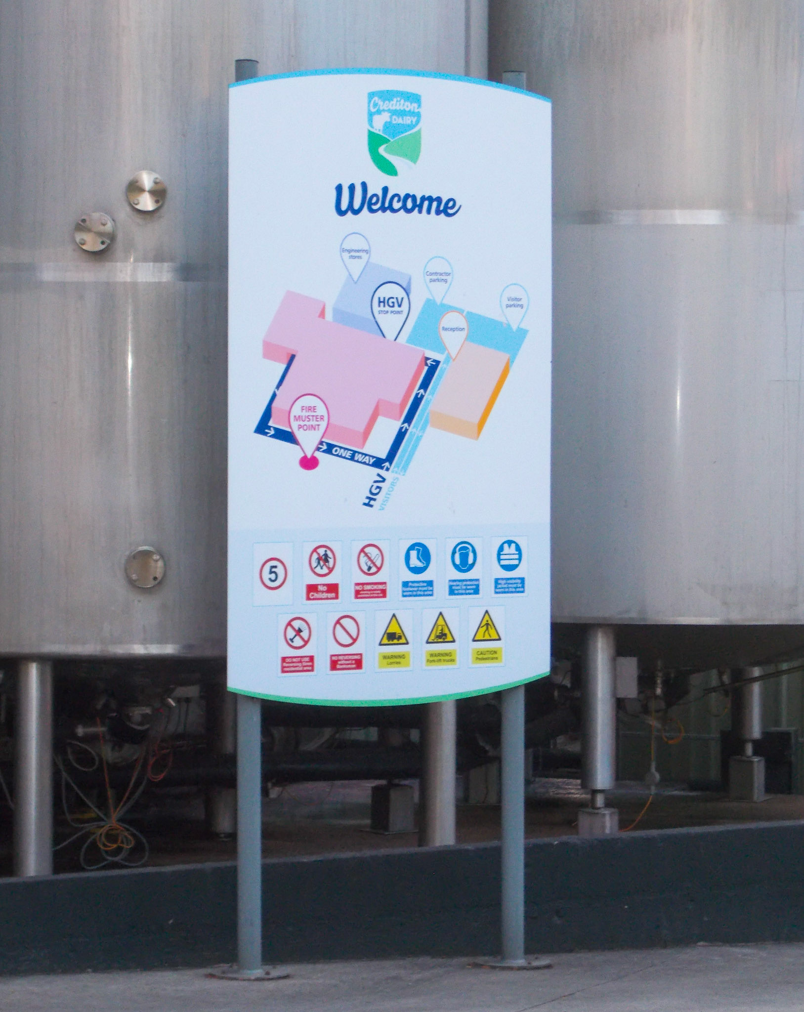 2014 Crediton Dairy Signs and Entrance (Courtesy Paul Smith)