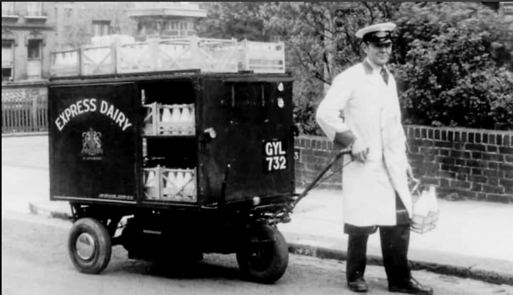 1950's London milk delivery (Courtesy ED Memories FB Group)
