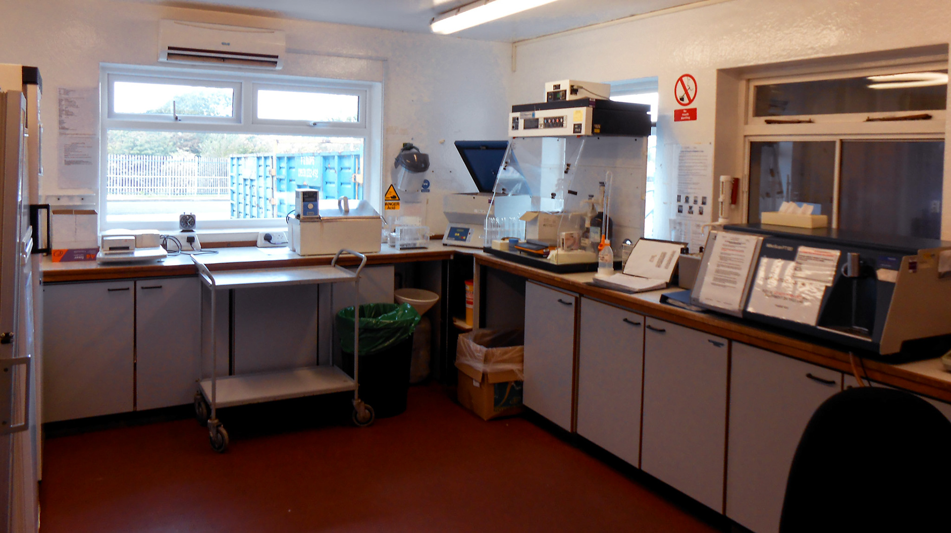 1980's Minsterley Creamery. Debbie Llewellyn comments "The deck lab"