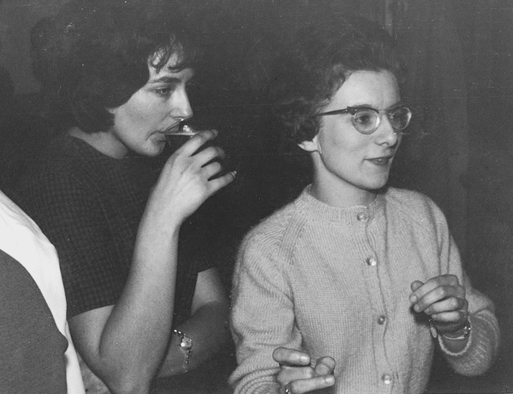 June Pinches identifies Krissie King (Evans), and Anne Chesters (Lewis). Marlene Hawkins confirms "Yes that’s Kristine, my cousin." (Joe Lyons Collection)